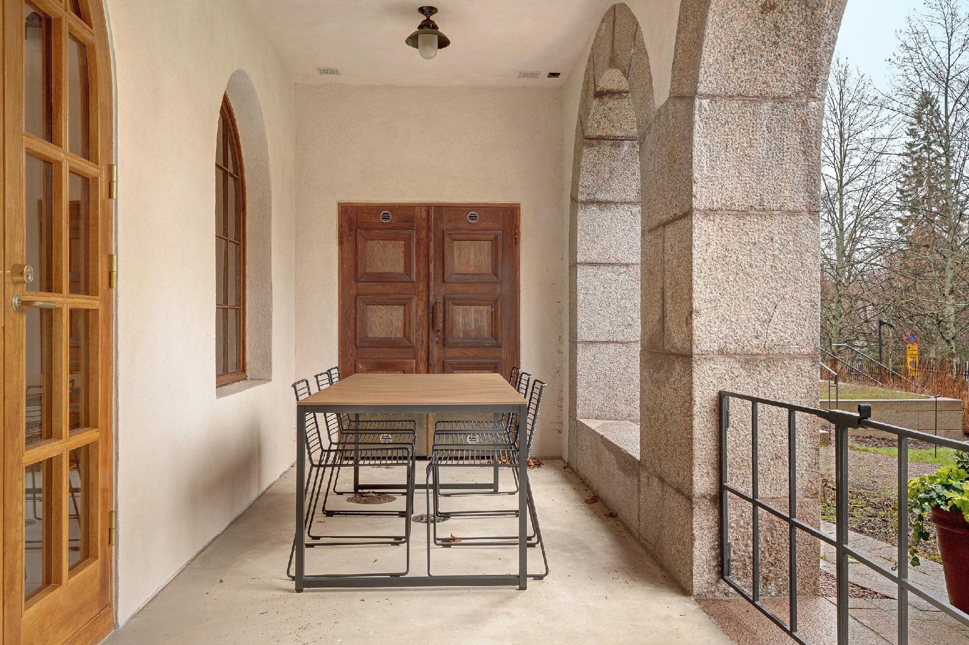 Loggian perällä kesäkeittiö!