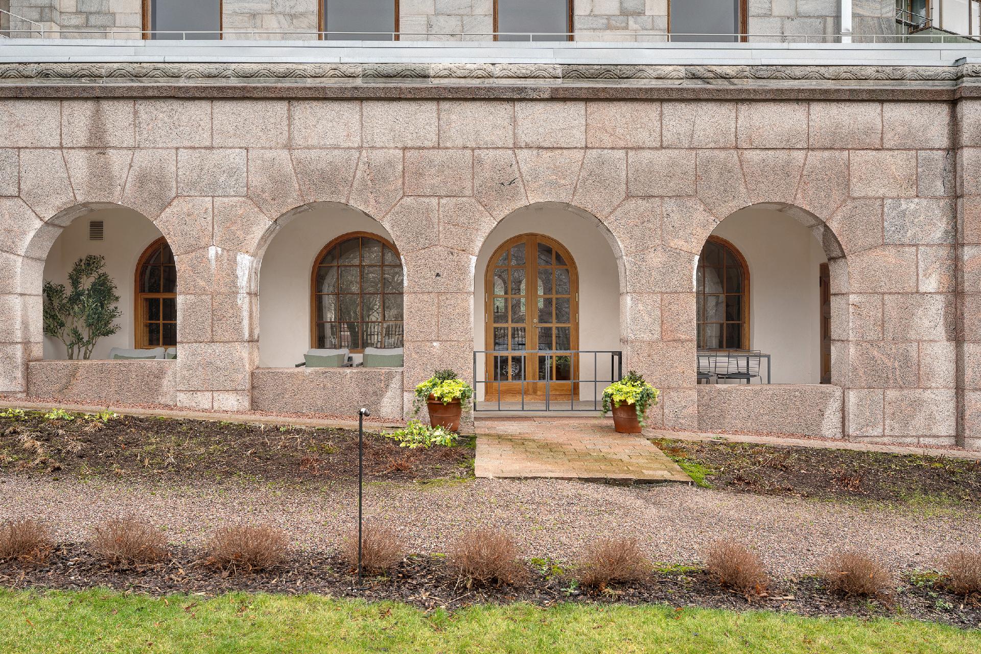 Asunnon privaatti loggia