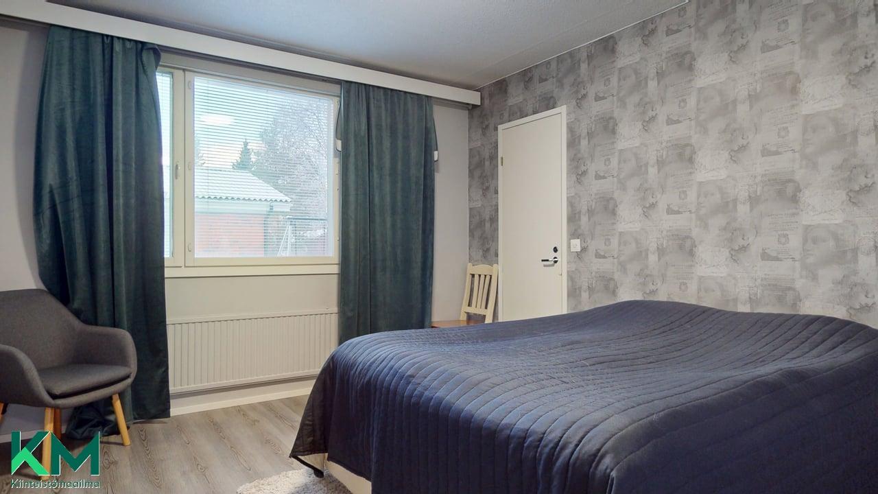 1. makuuhuone ja vaatehuone