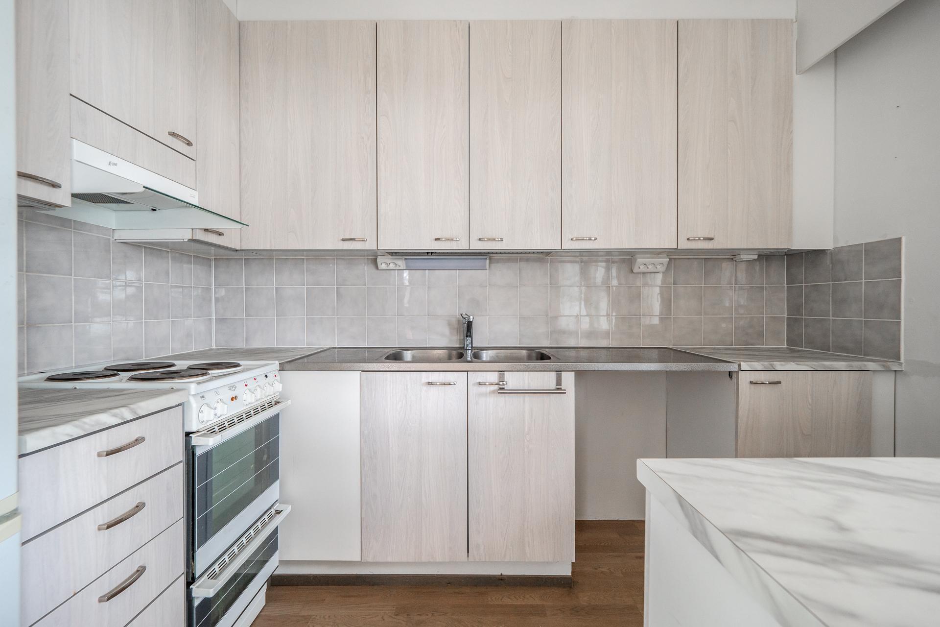 Tiedonkaari 7, Syynimaa, Oulu