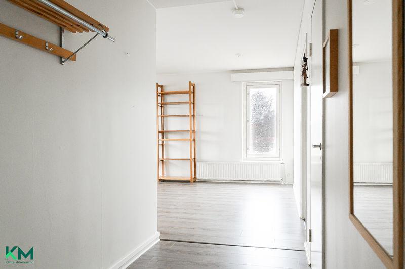 Poikkikatu 4, Paavola, Lahti