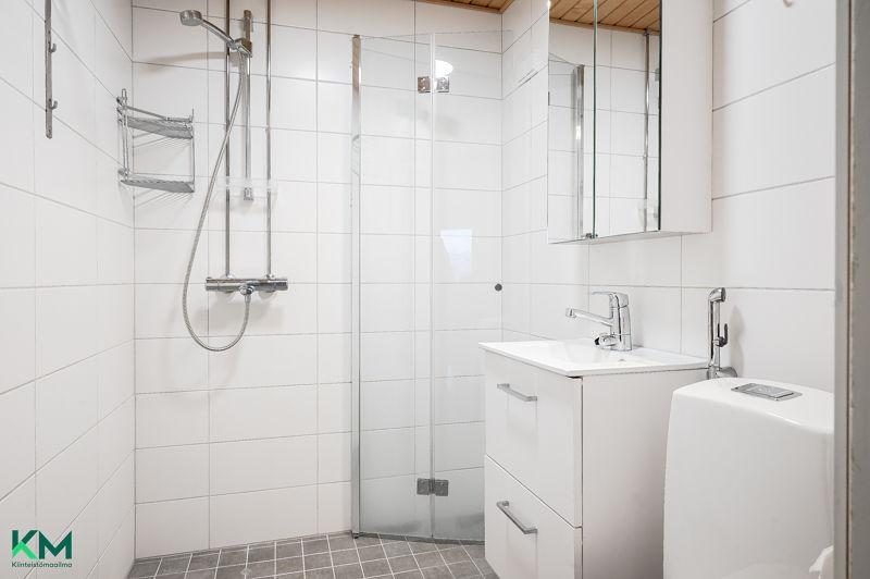 Poikkikatu 4, Paavola, Lahti