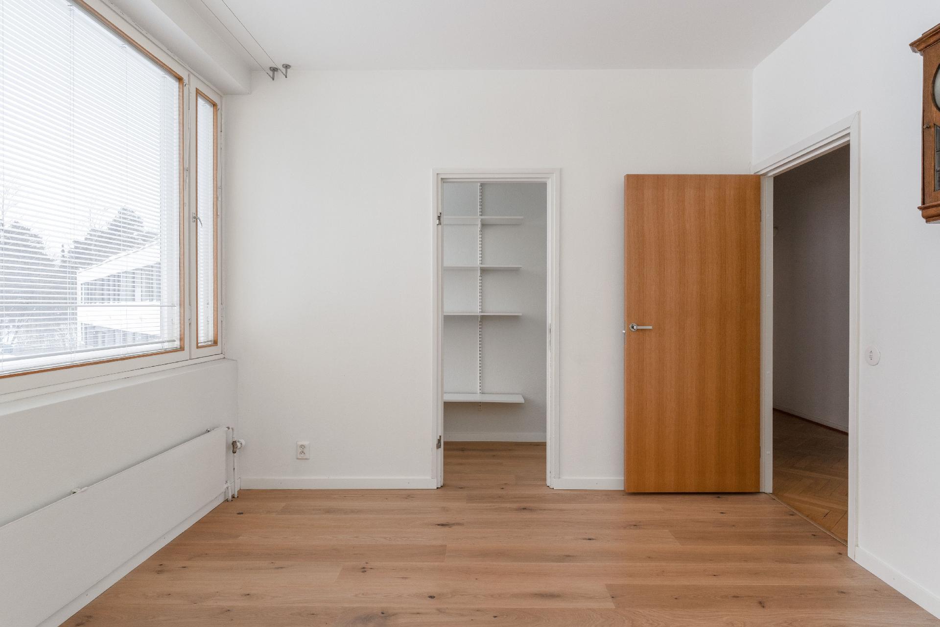 Vähäniityntie 19, Kulosaari, Helsinki