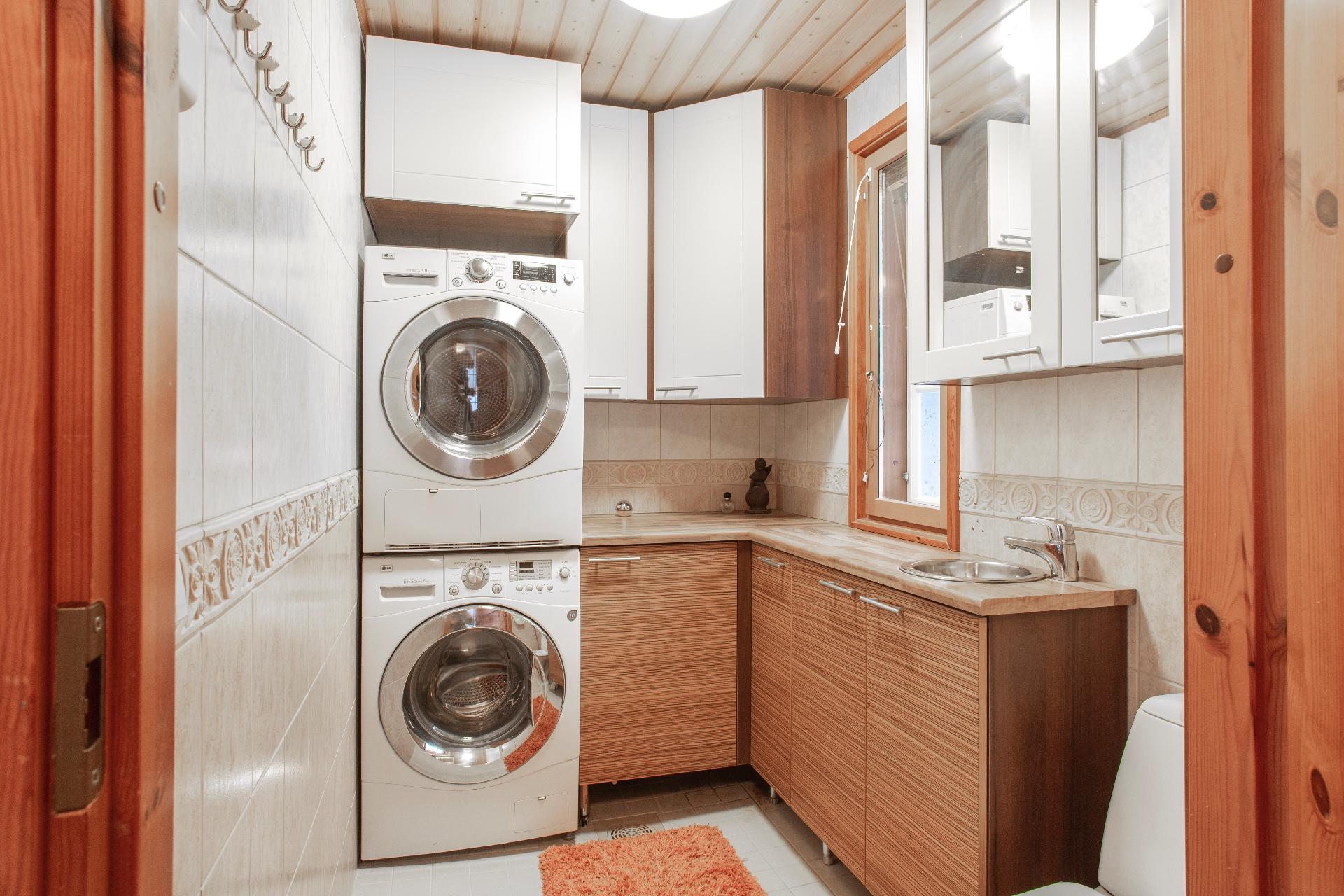 Alakerran wc/kodinhoitotila