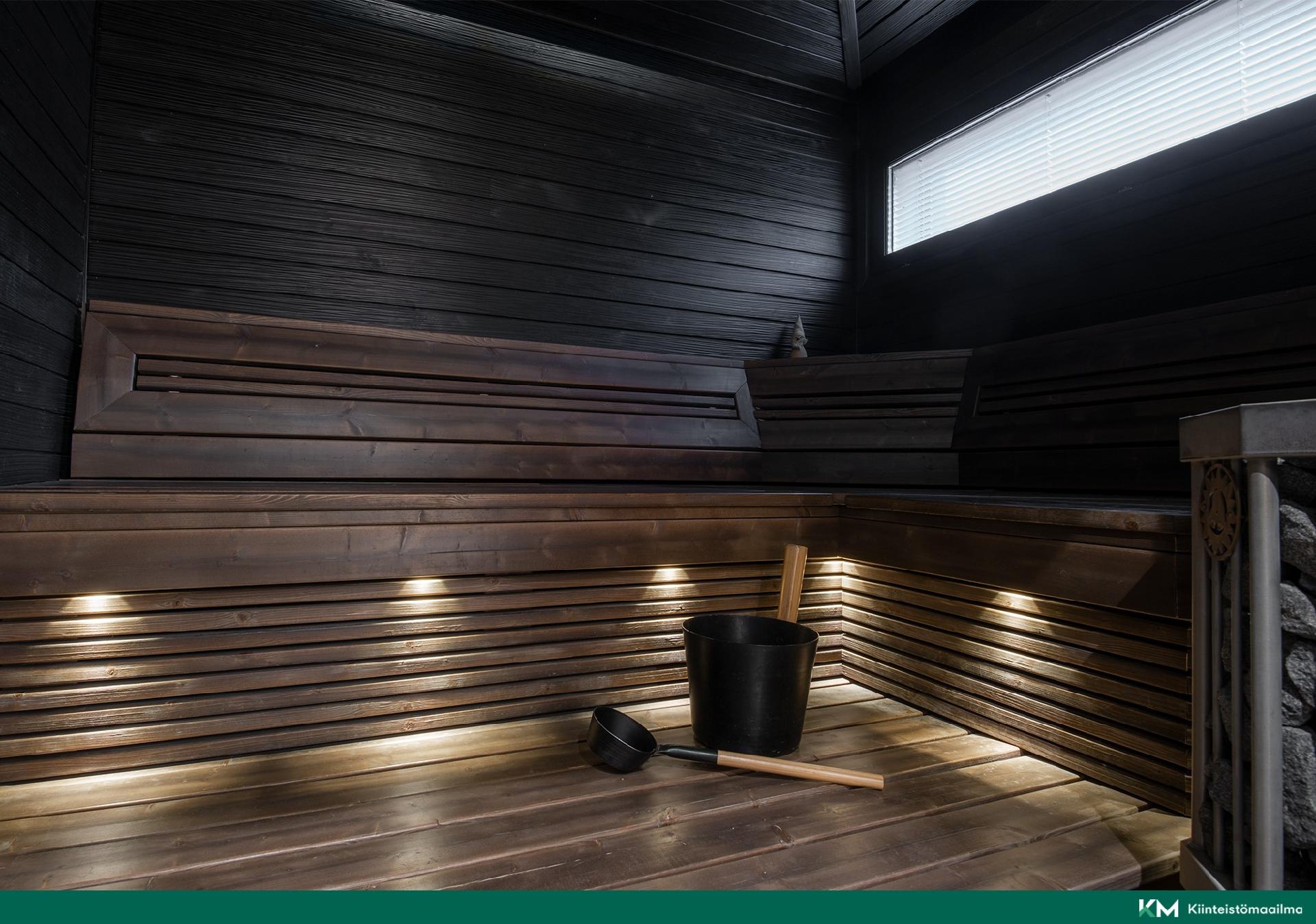 Metsäluikkiontie 10, Naantali