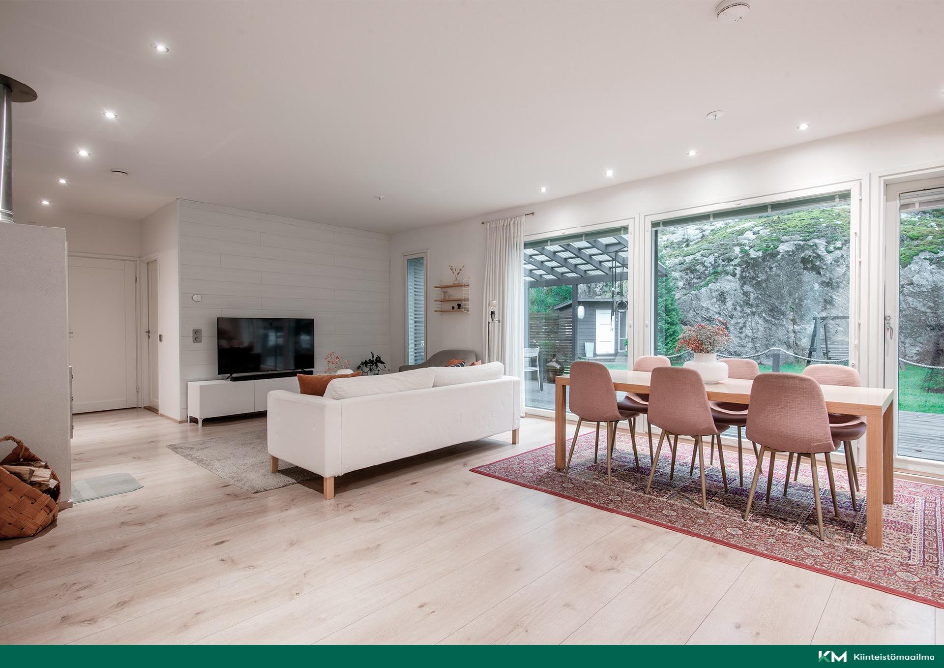 Metsäluikkiontie 10, Naantali