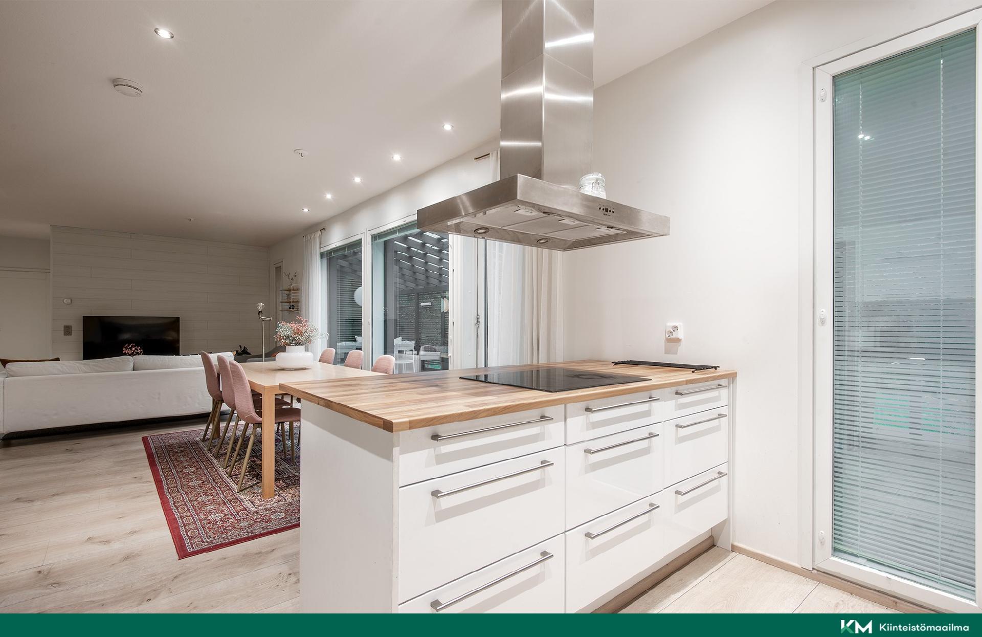 Metsäluikkiontie 10, Naantali