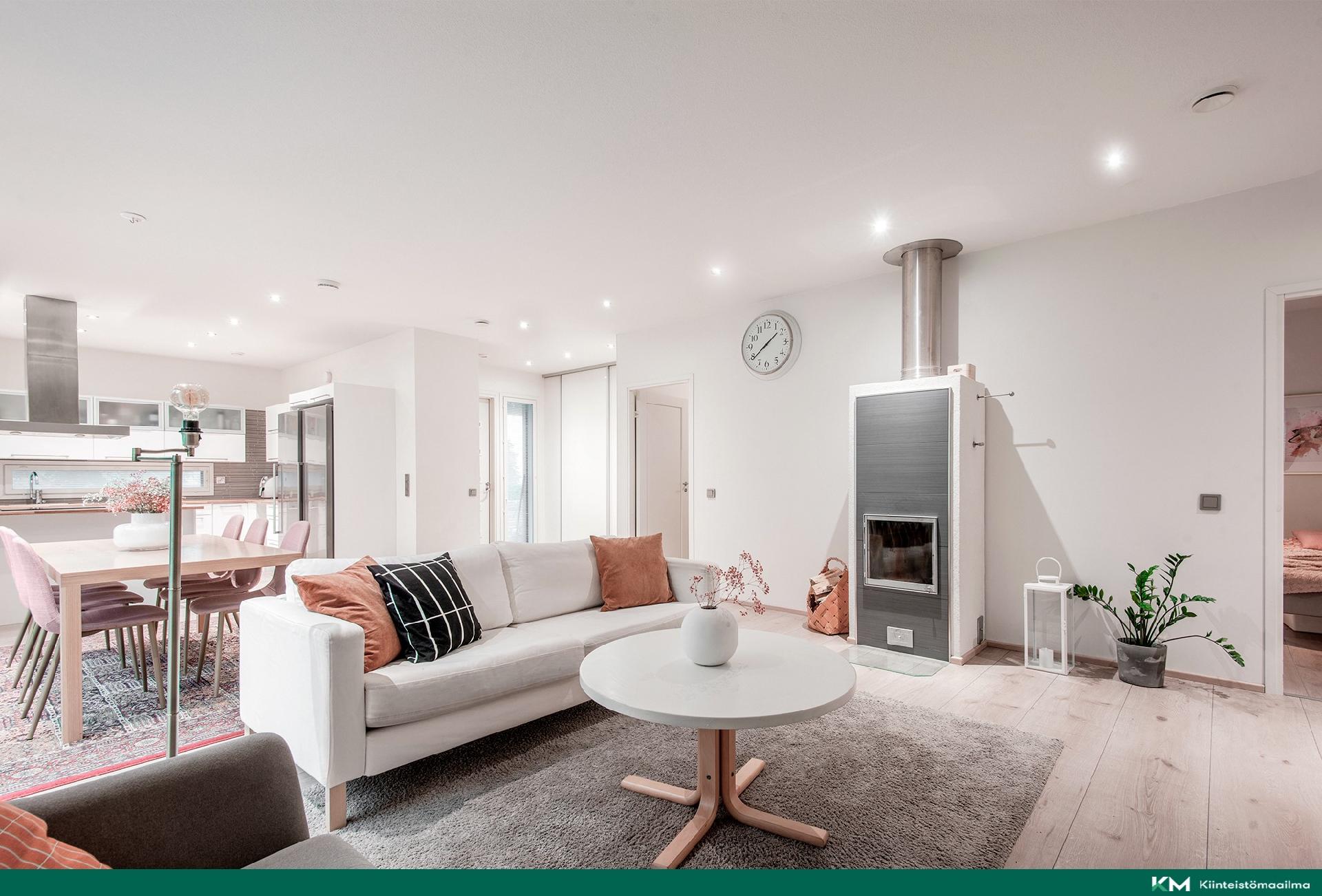 Metsäluikkiontie 10, Naantali