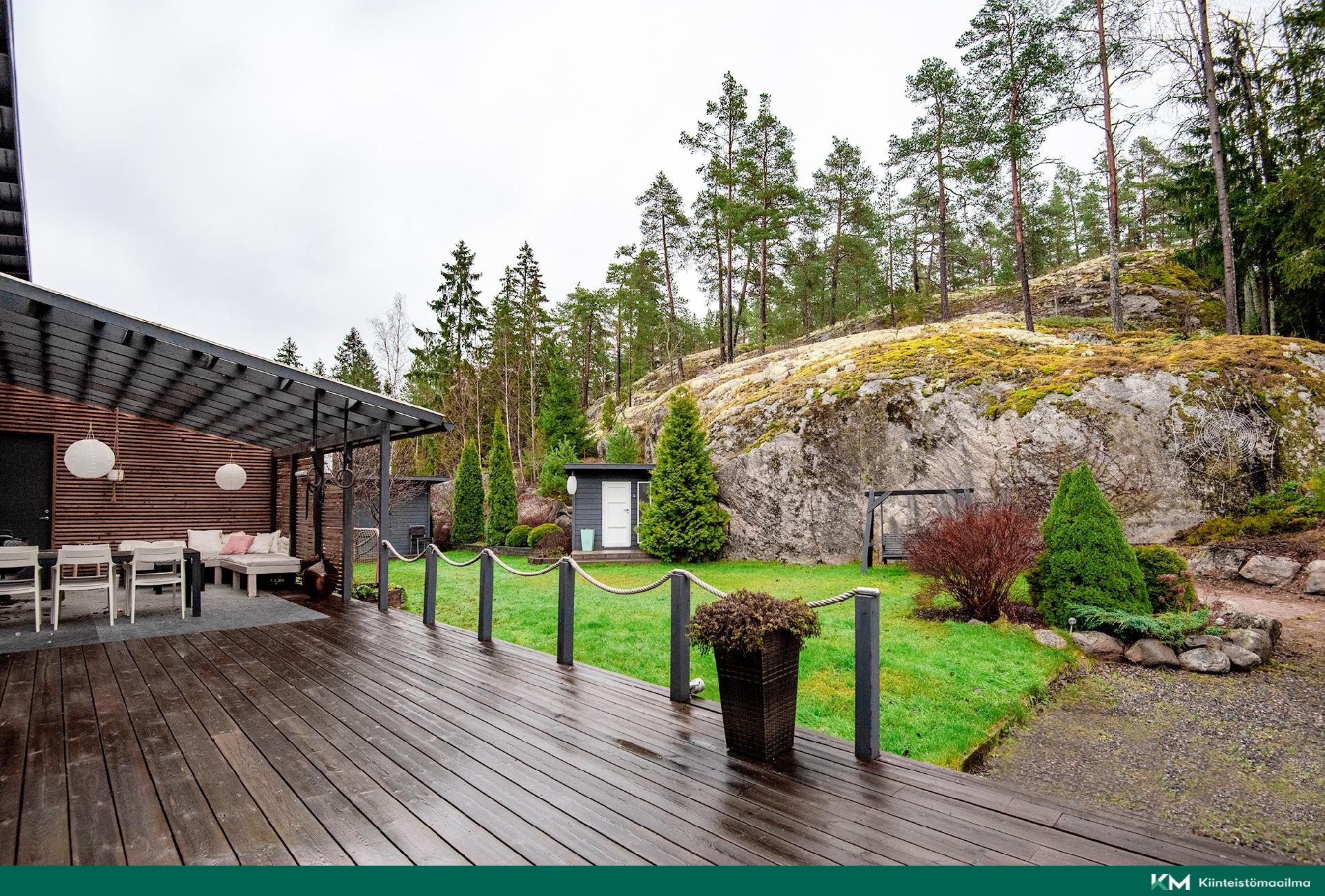 Metsäluikkiontie 10, Naantali