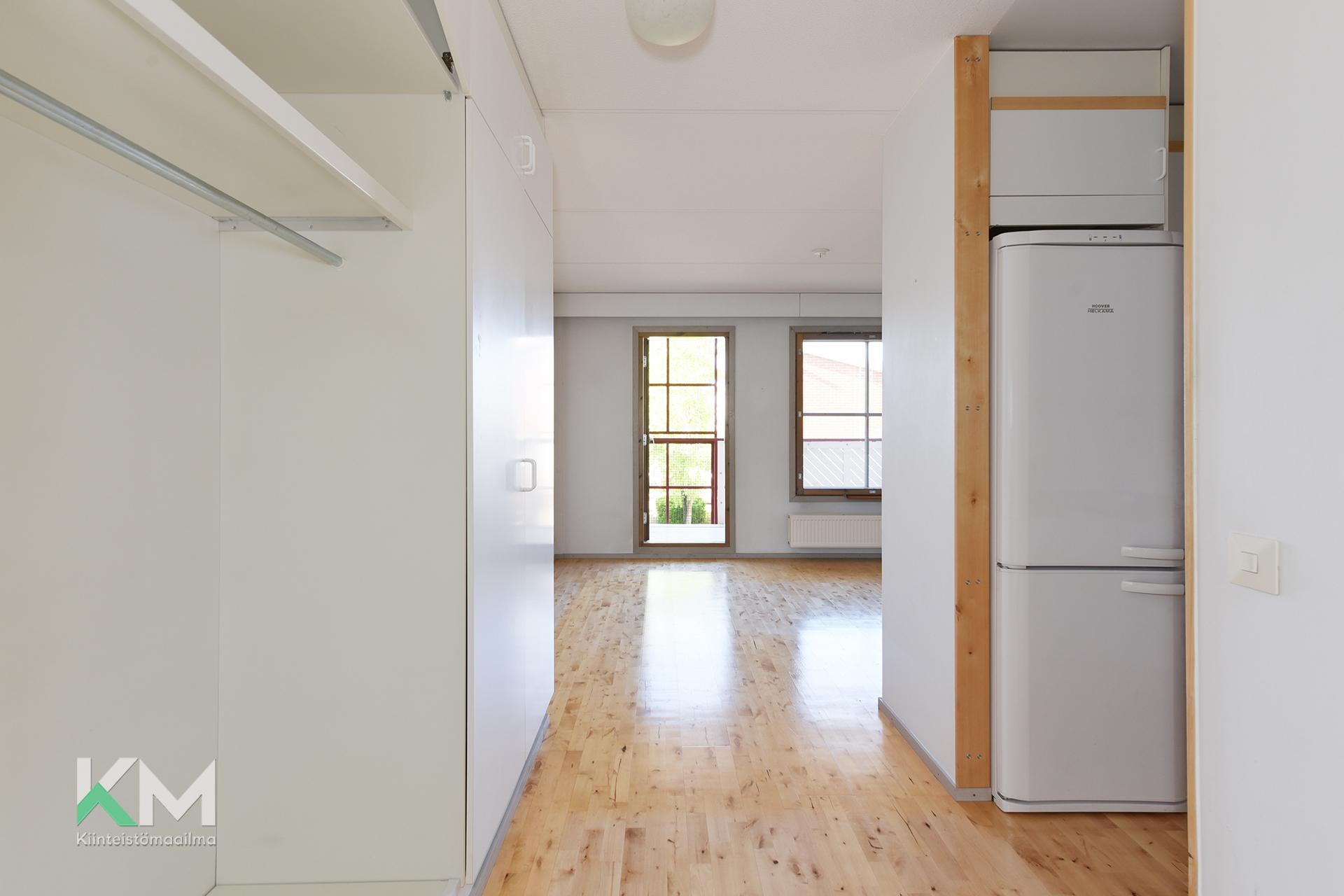 Lautamiehenkatu 10, Asemantausta, Lahti