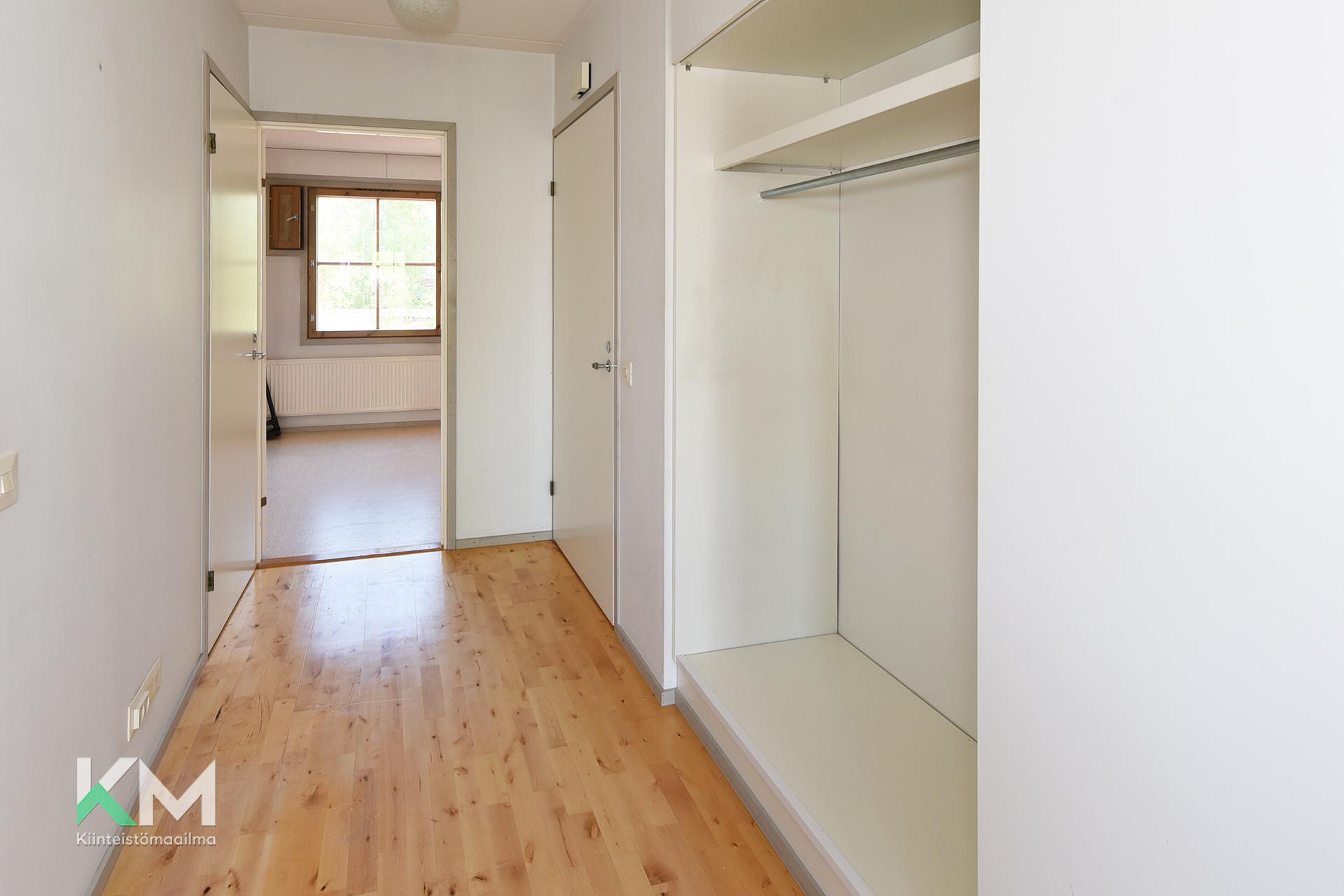 Lautamiehenkatu 10, Asemantausta, Lahti