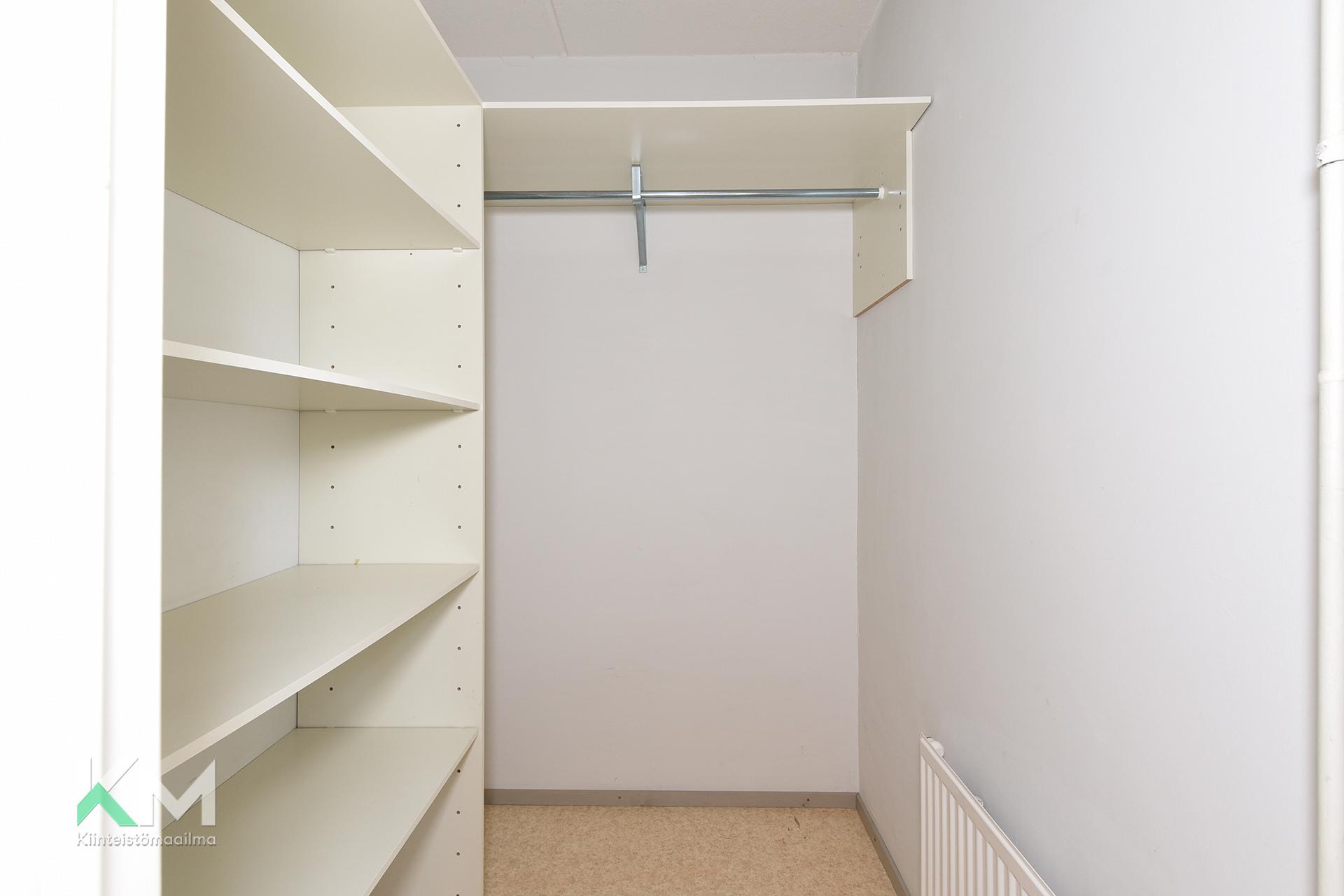 Lautamiehenkatu 10, Asemantausta, Lahti