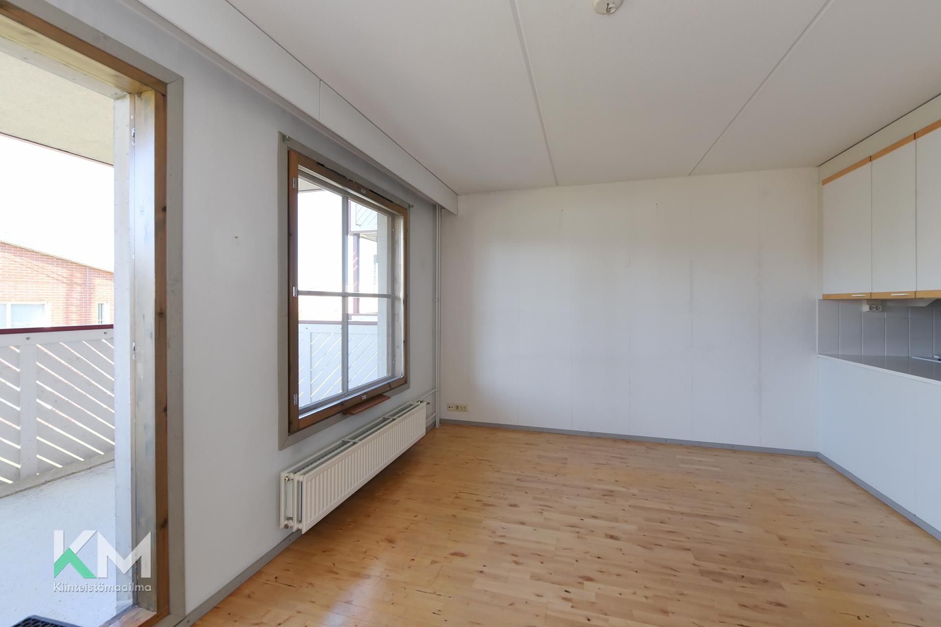 Lautamiehenkatu 10, Asemantausta, Lahti