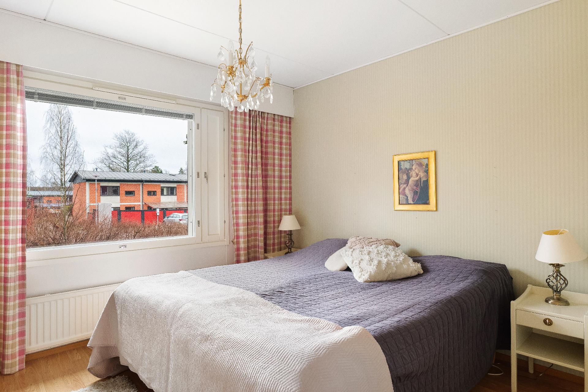 Hulluksentie 5, Masala, Kirkkonummi