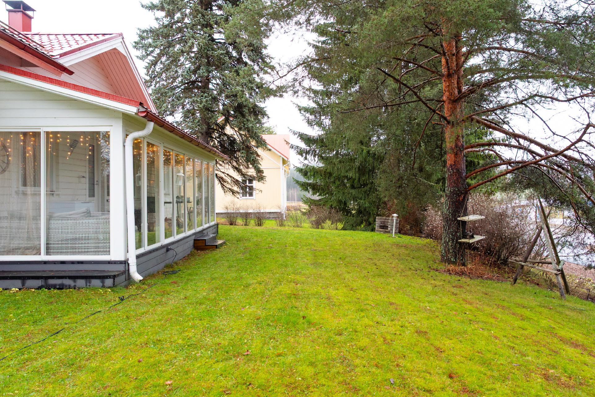 Isolahdentie 4, Rajala, Muurame