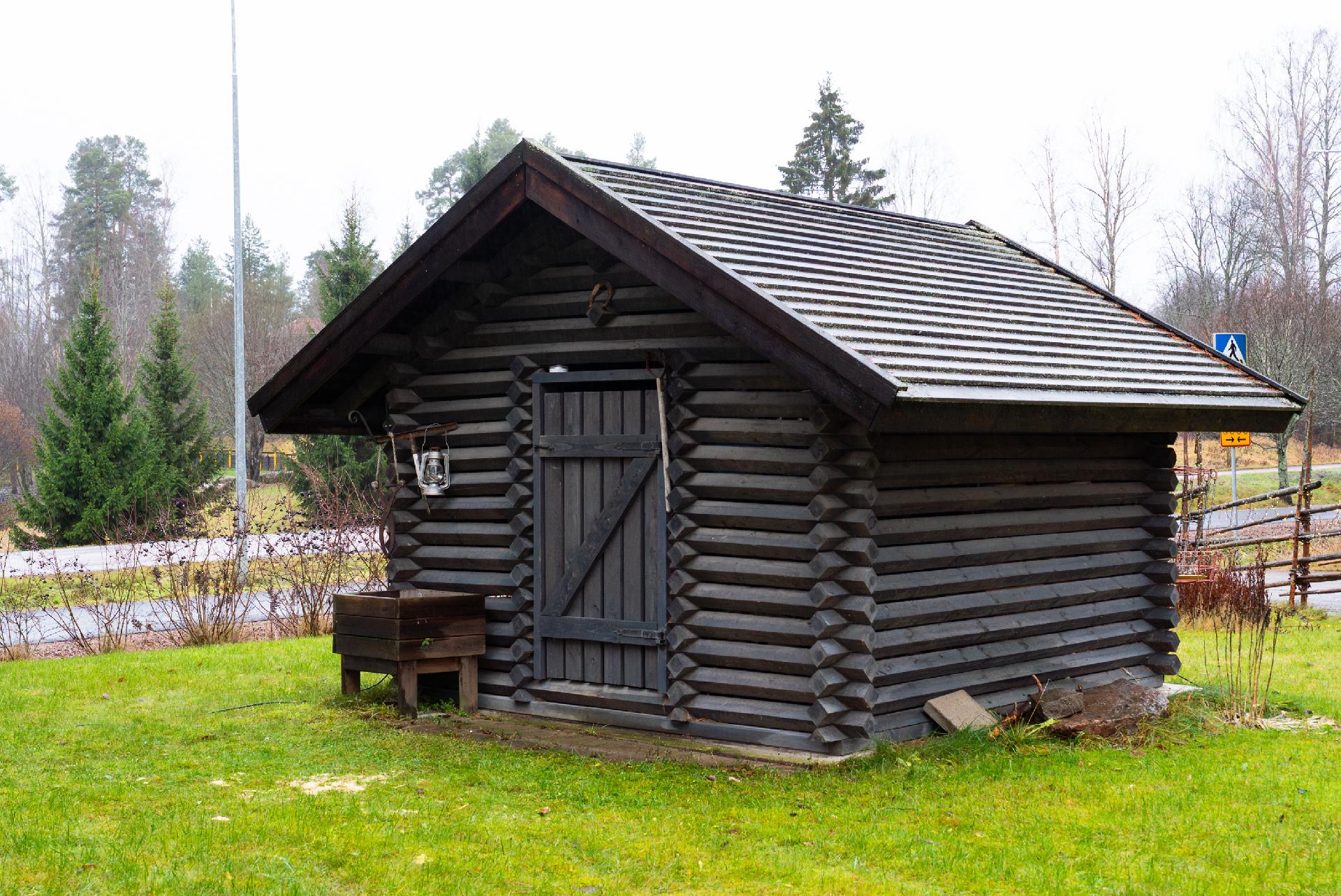 Isolahdentie 4, Rajala, Muurame