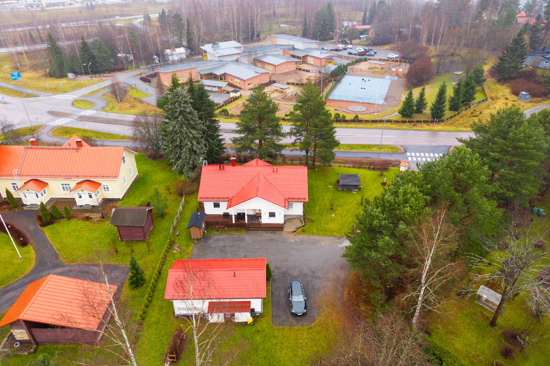 Isolahdentie 4, Rajala, Muurame