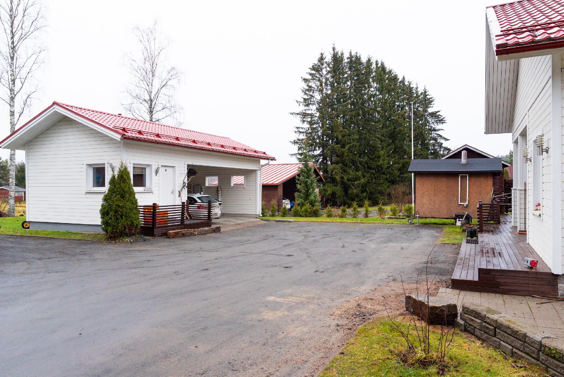 Isolahdentie 4, Rajala, Muurame