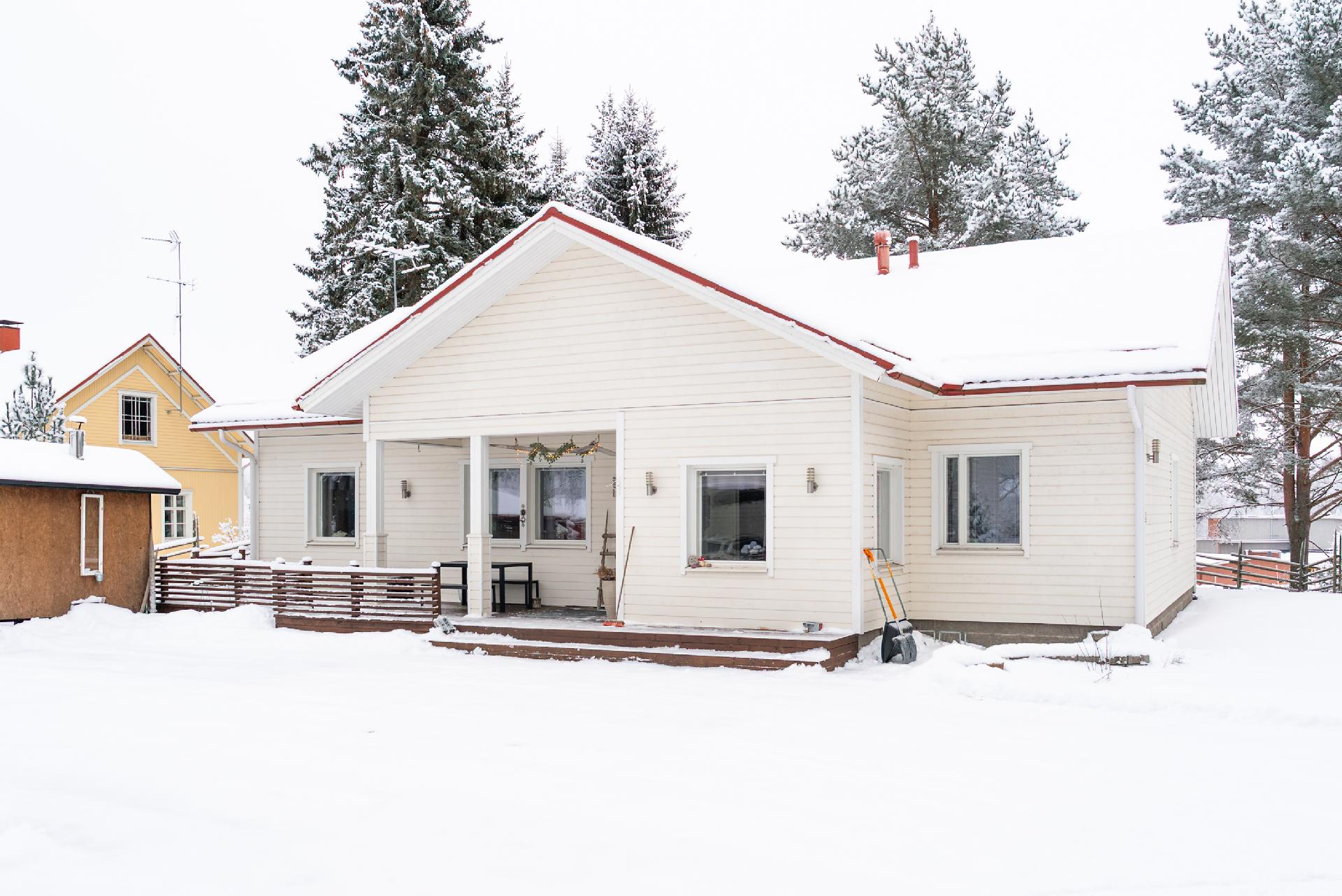 Isolahdentie 4, Rajala, Muurame