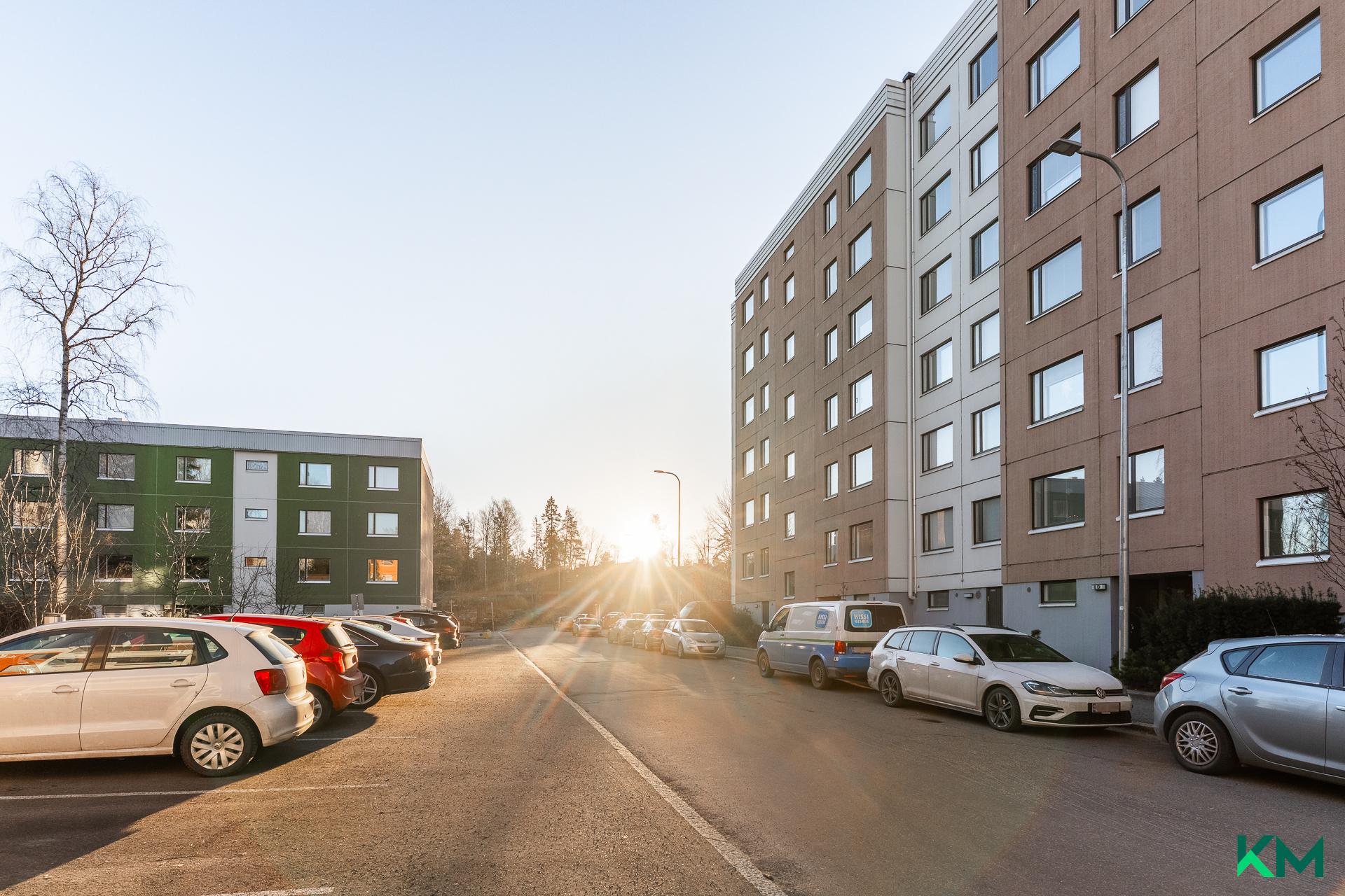 sisäänkäynnin puolelta