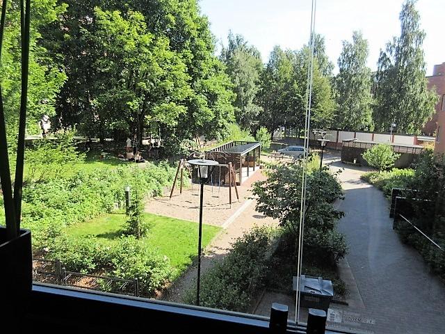 vehreät näkymät sisäpihalle 