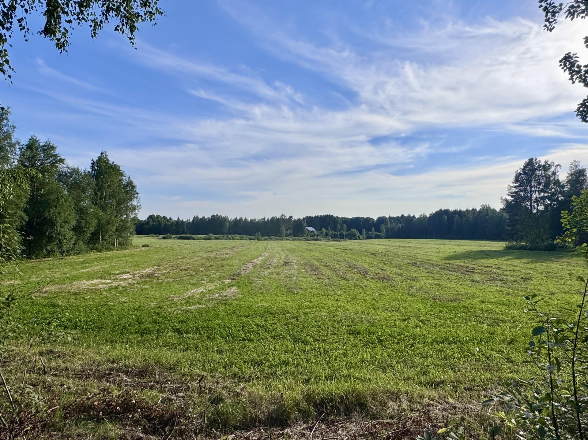 Kauniilla maisemilla varustettu rakennuspaikka