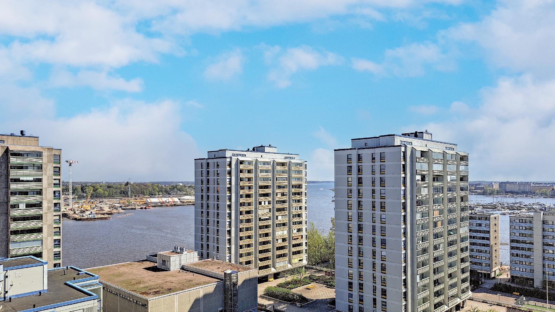 parvekenäkymät merelle