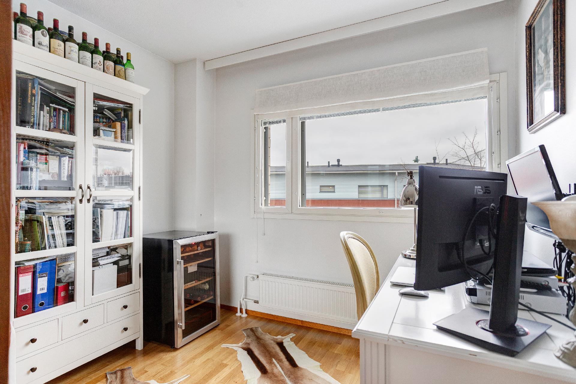 Sisukaurankaari 1, Tammisto, Vantaa