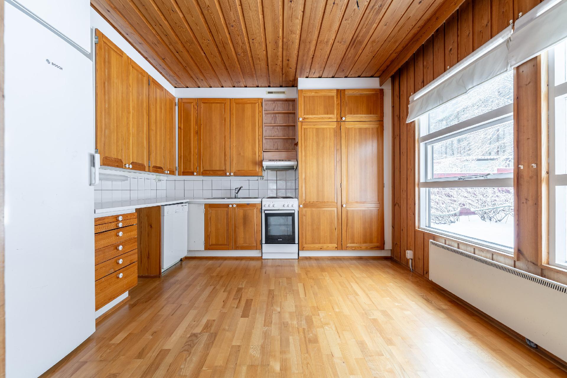 Mansikkatie 12, Länsi-Puijo, Kuopio