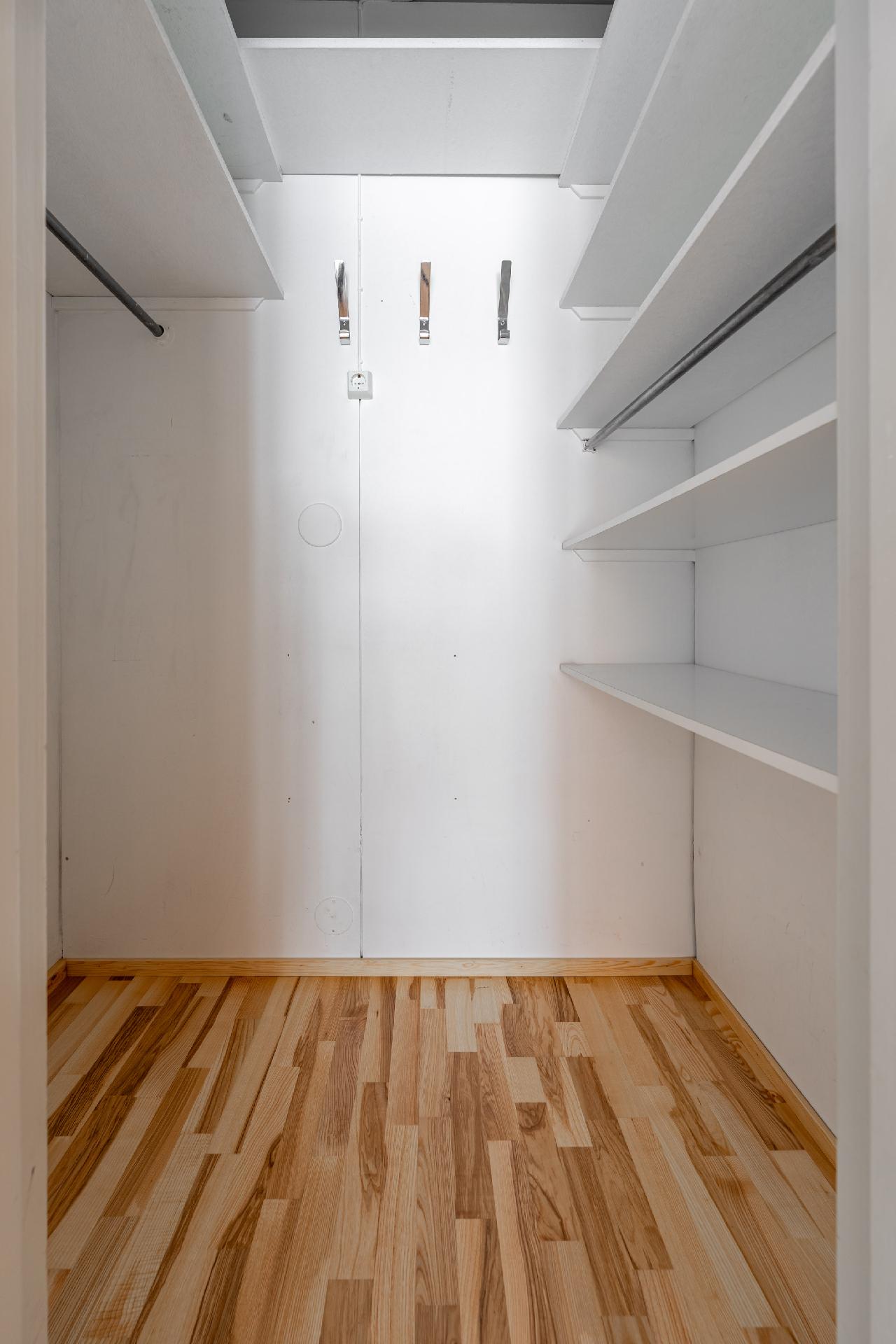 Mansikkatie 12, Länsi-Puijo, Kuopio