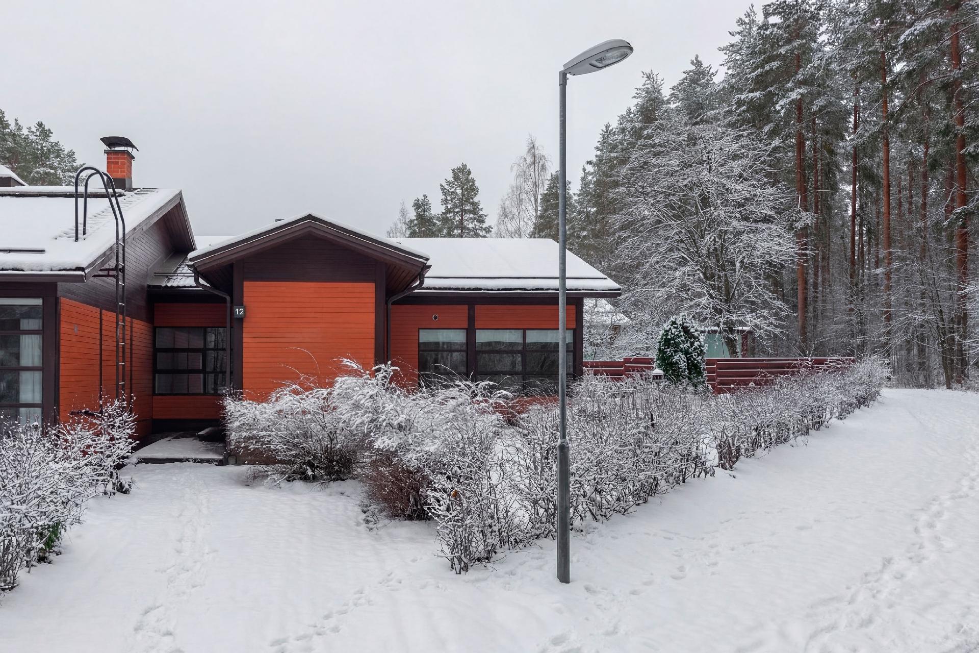 Mansikkatie 12, Länsi-Puijo, Kuopio
