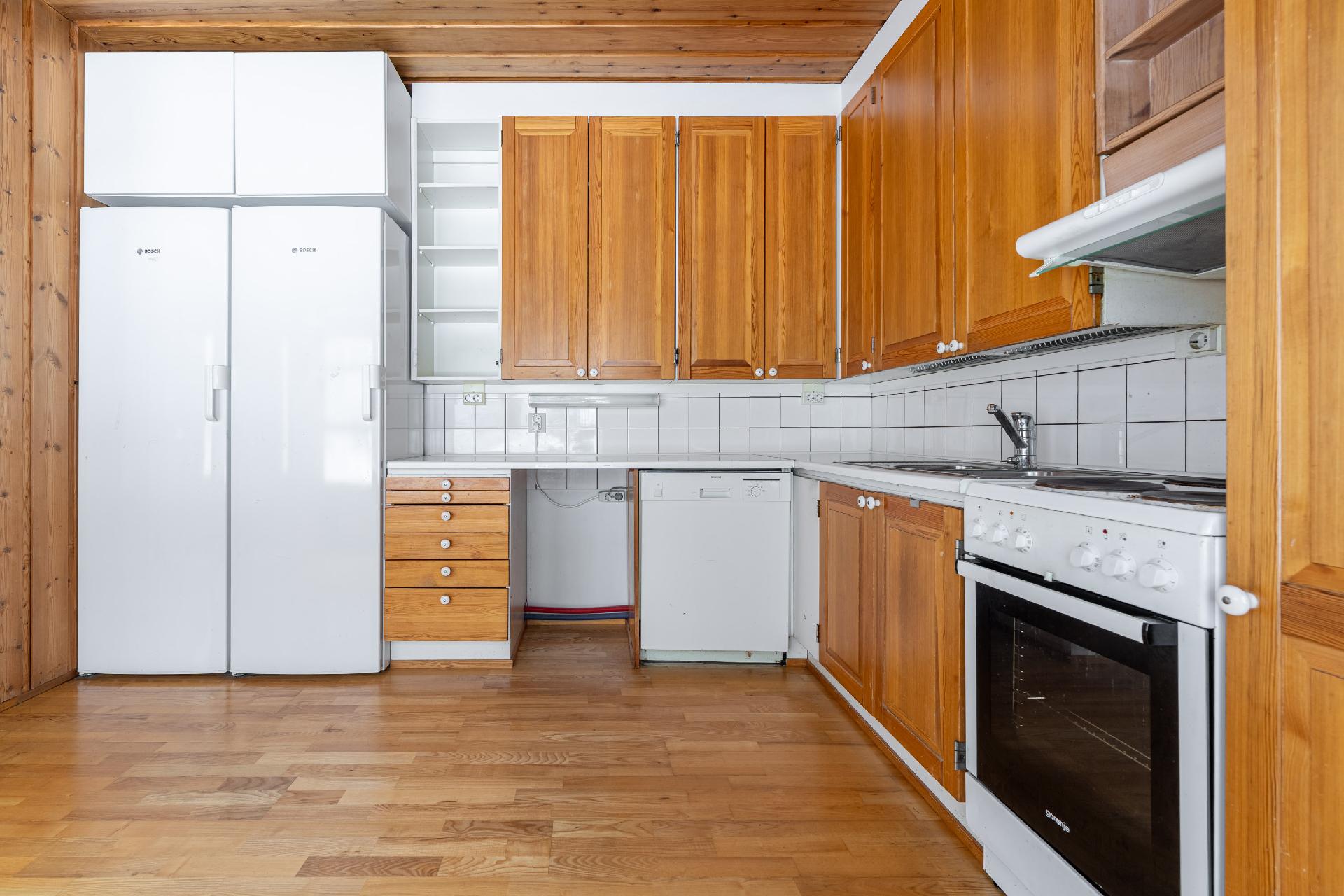 Mansikkatie 12, Länsi-Puijo, Kuopio