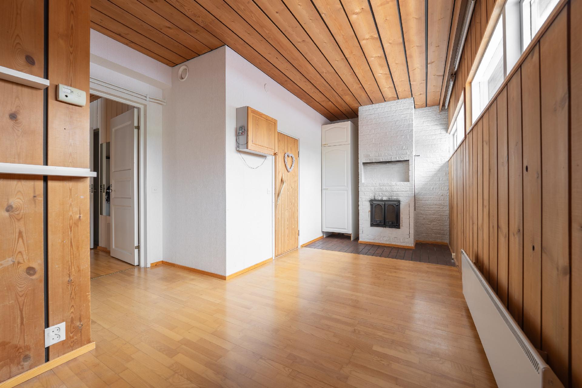 Mansikkatie 12, Länsi-Puijo, Kuopio