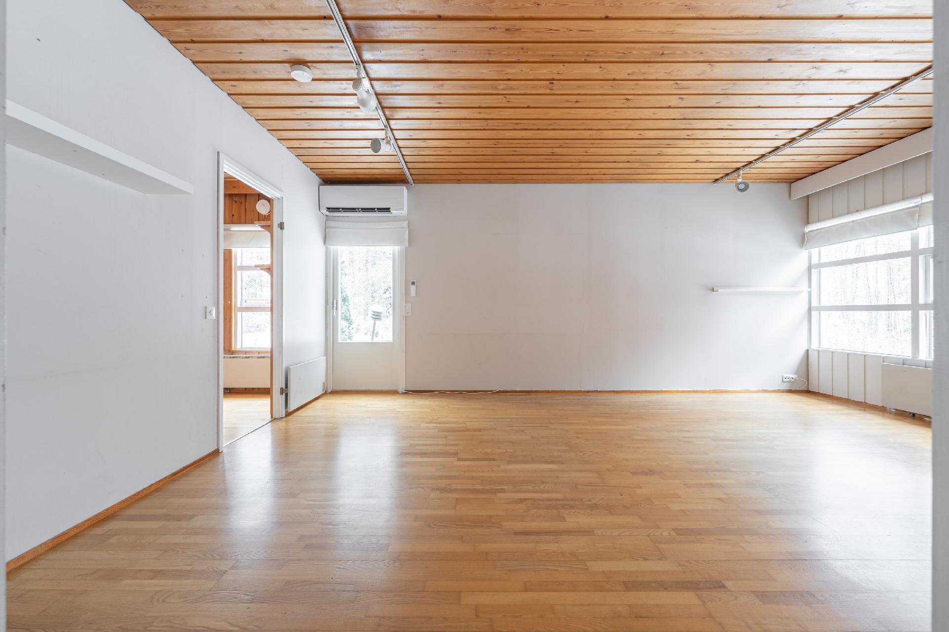 Mansikkatie 12, Länsi-Puijo, Kuopio