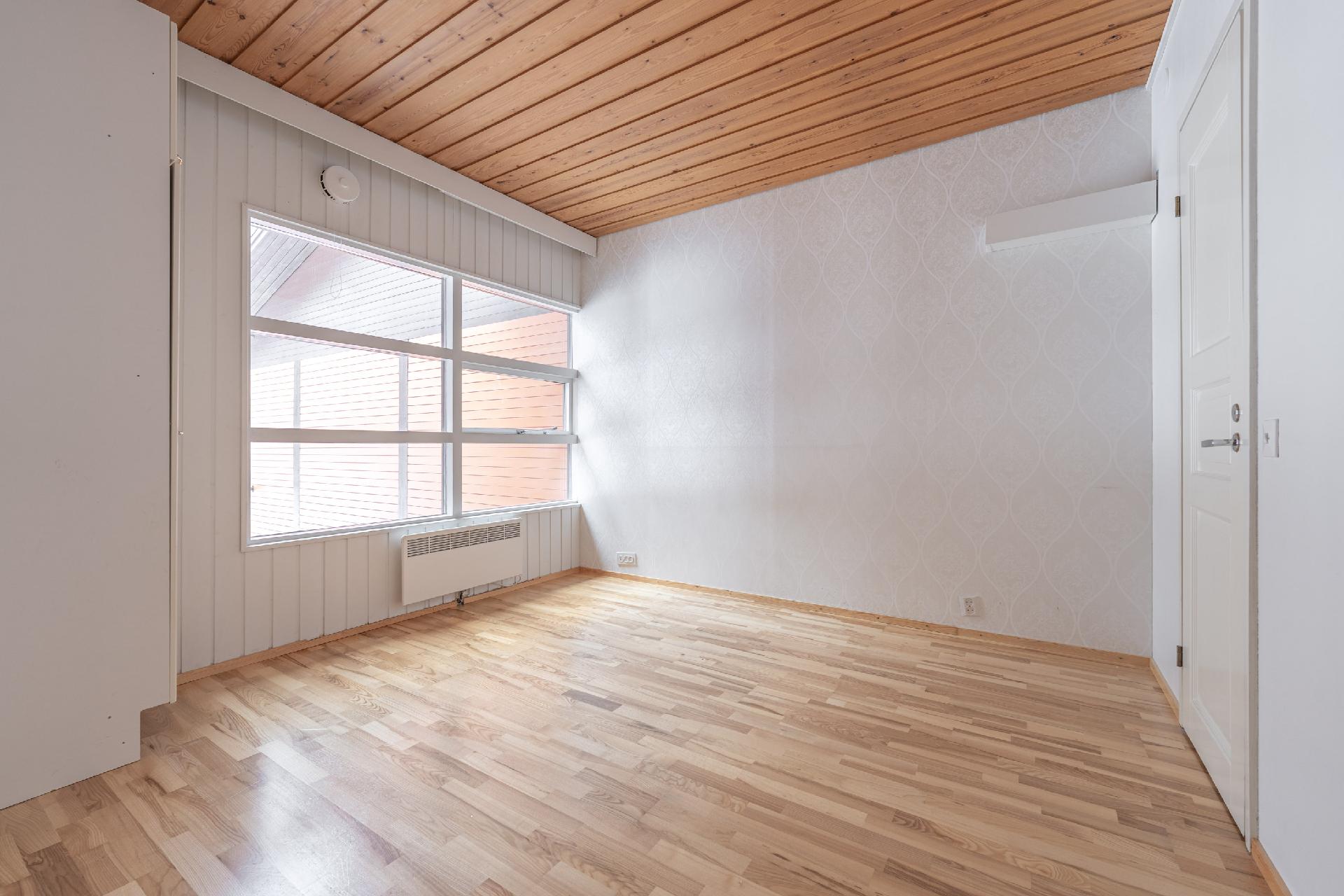 Mansikkatie 12, Länsi-Puijo, Kuopio