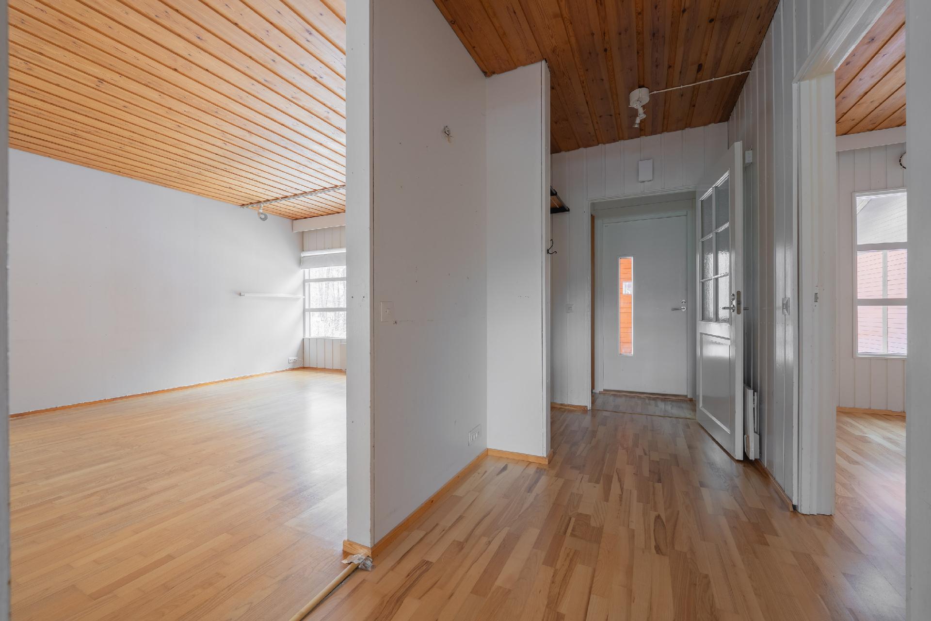 Mansikkatie 12, Länsi-Puijo, Kuopio