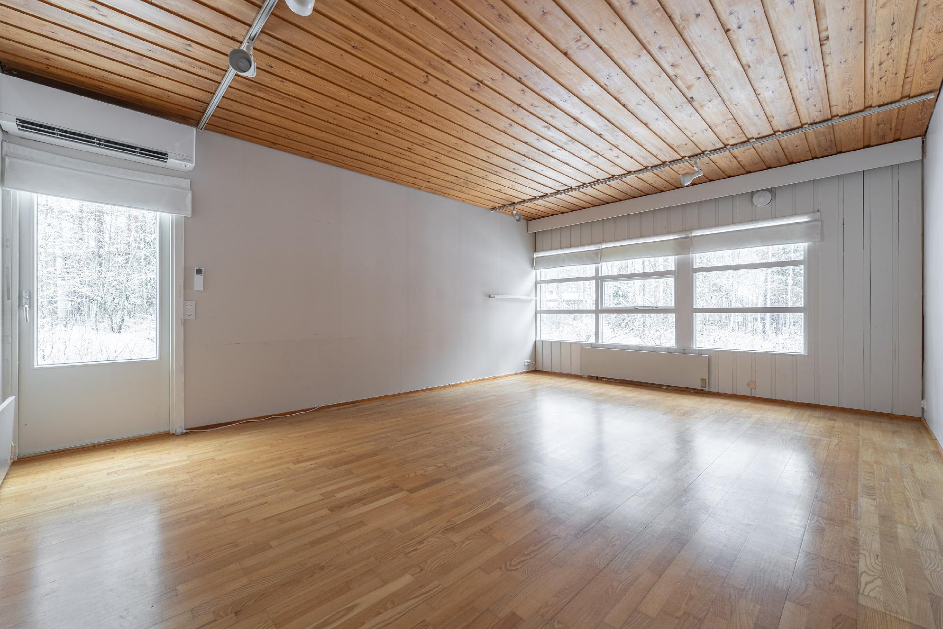 Mansikkatie 12, Länsi-Puijo, Kuopio