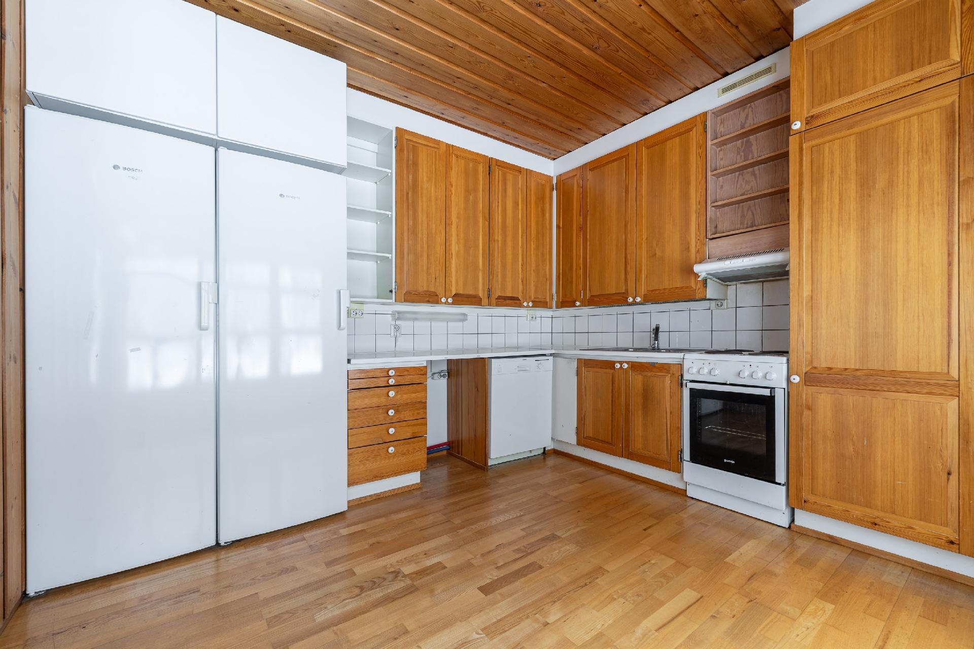 Mansikkatie 12, Länsi-Puijo, Kuopio