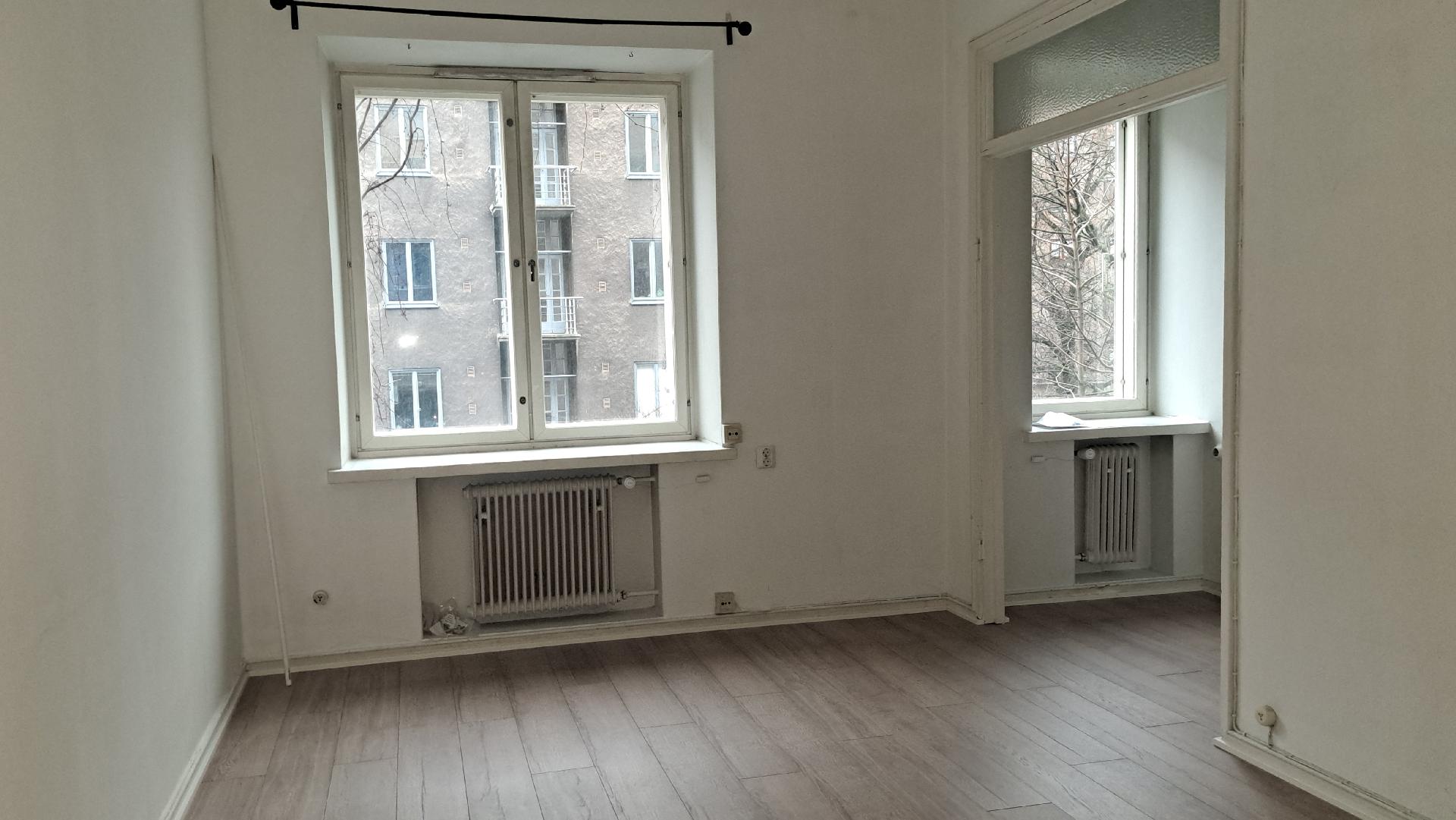 olohuoneesta keittiön suuntaan