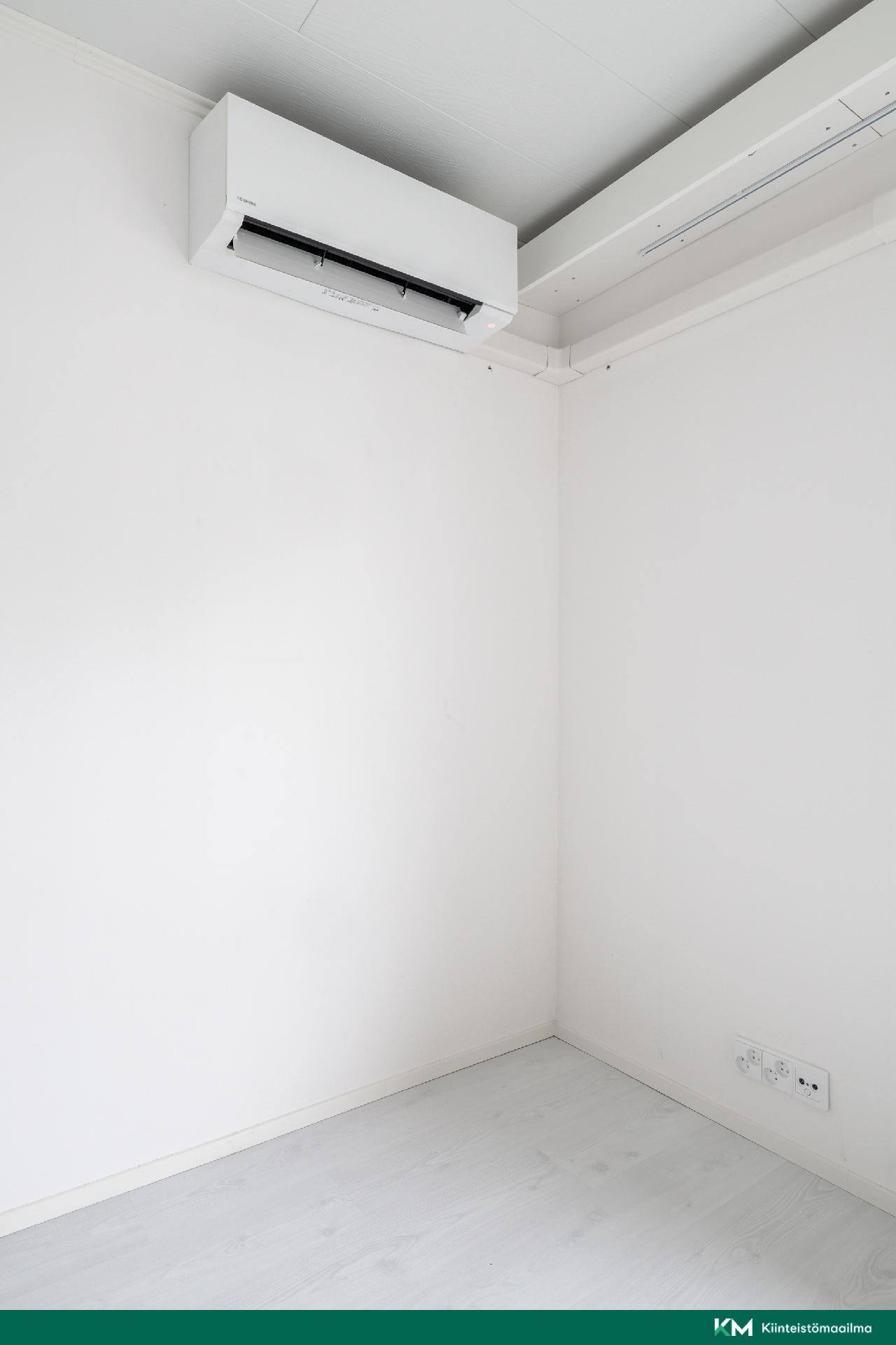 Ilmanlämpöpumppu auttaa asunnon lämmityksessä talvella ja kesällä viilentää mukavasti.