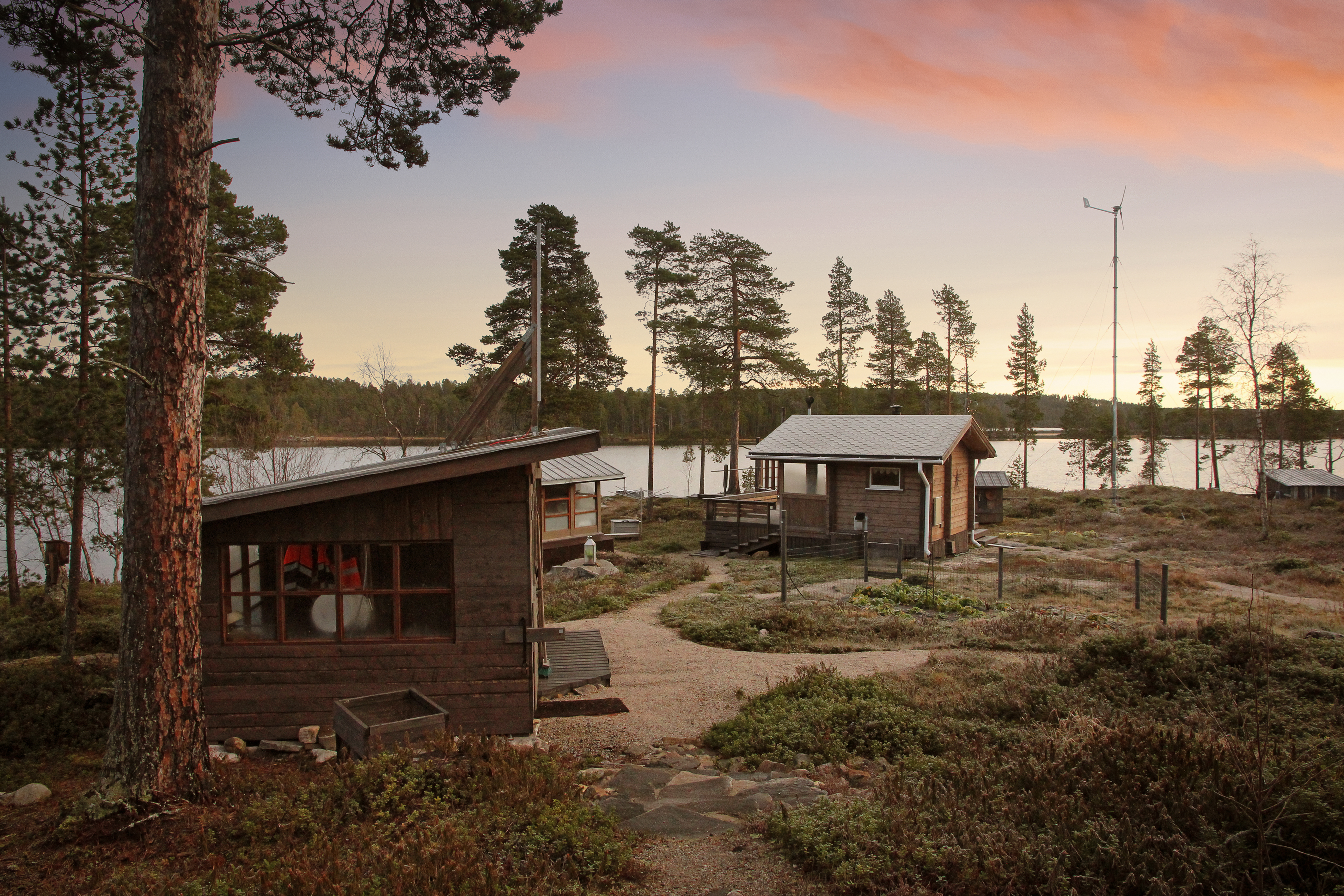 Näkymä pihasaunalle