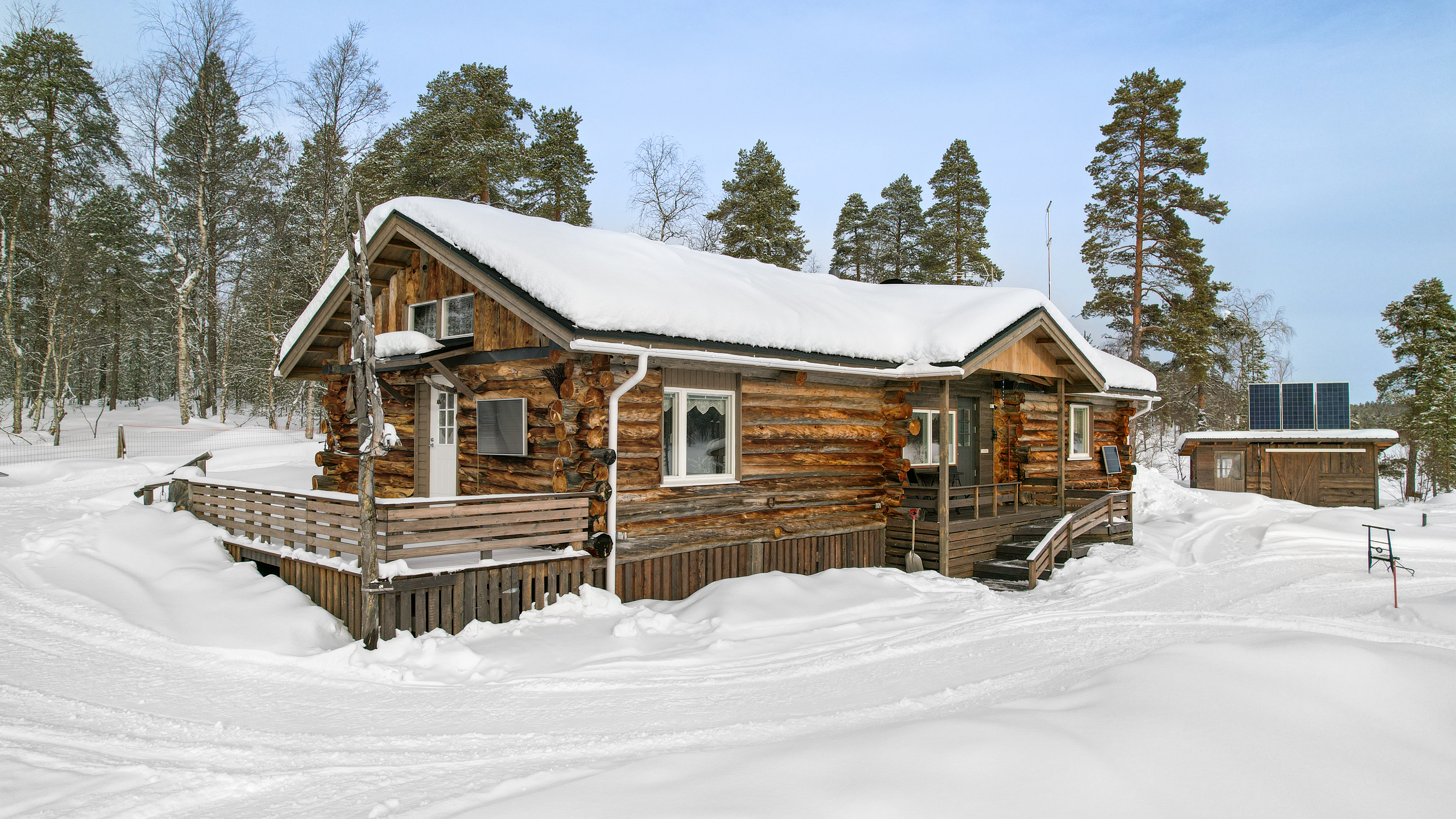 Kelohirsinen päärakennus