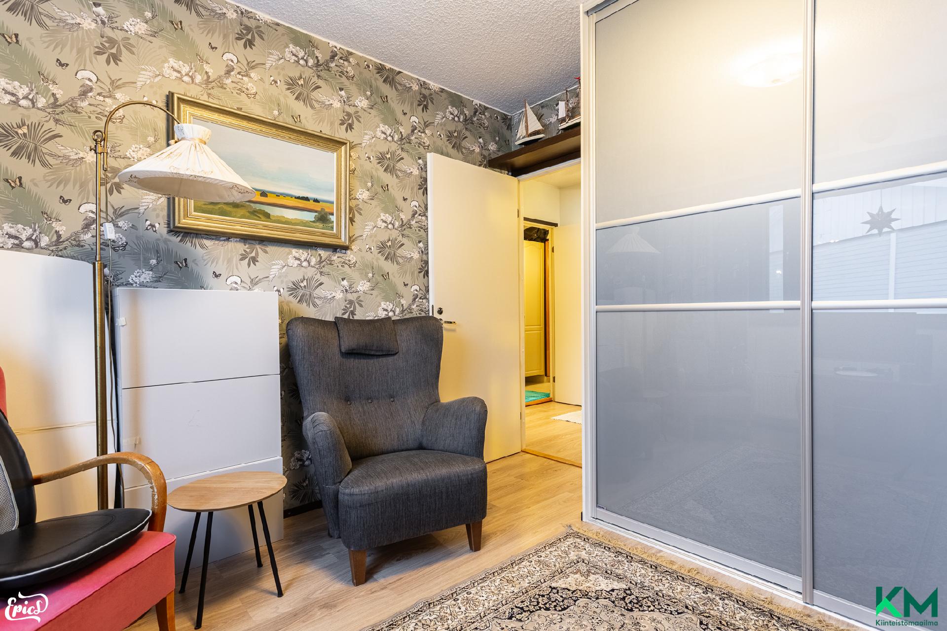 Yläkerran makuuhuone