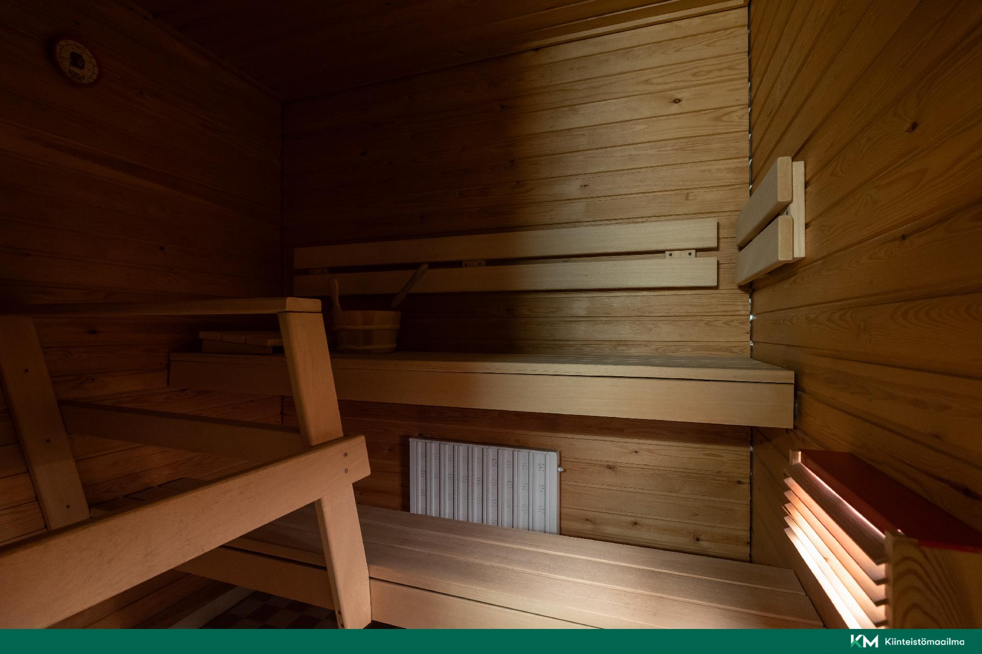 Asunnossa on oma sauna!