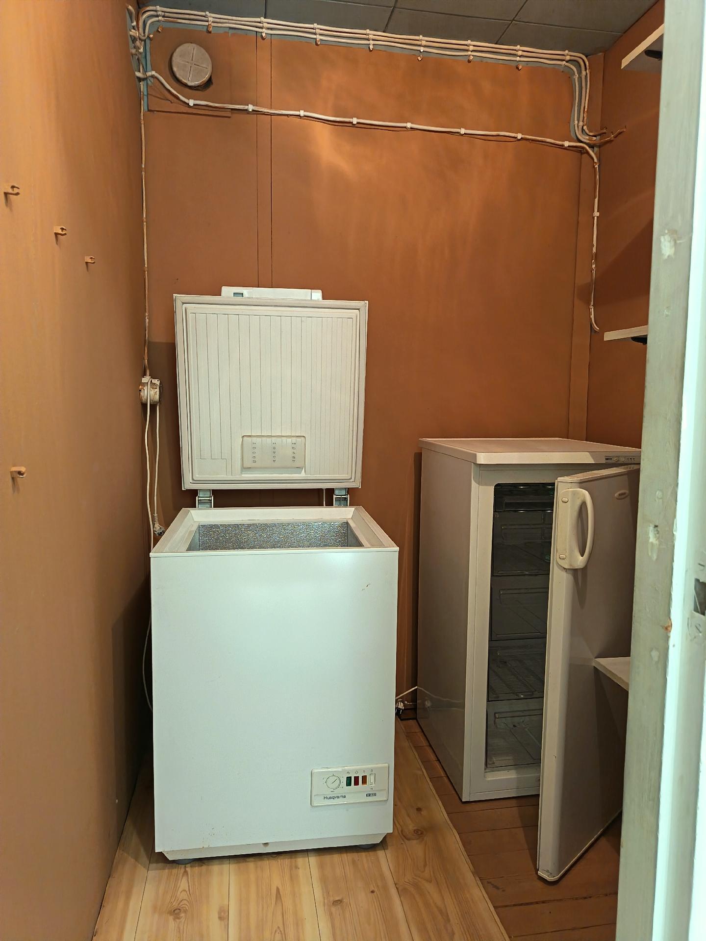 Keittiön viereinen varastohuone