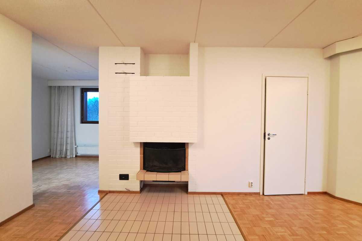 olohuonetta eteiskäytävältä