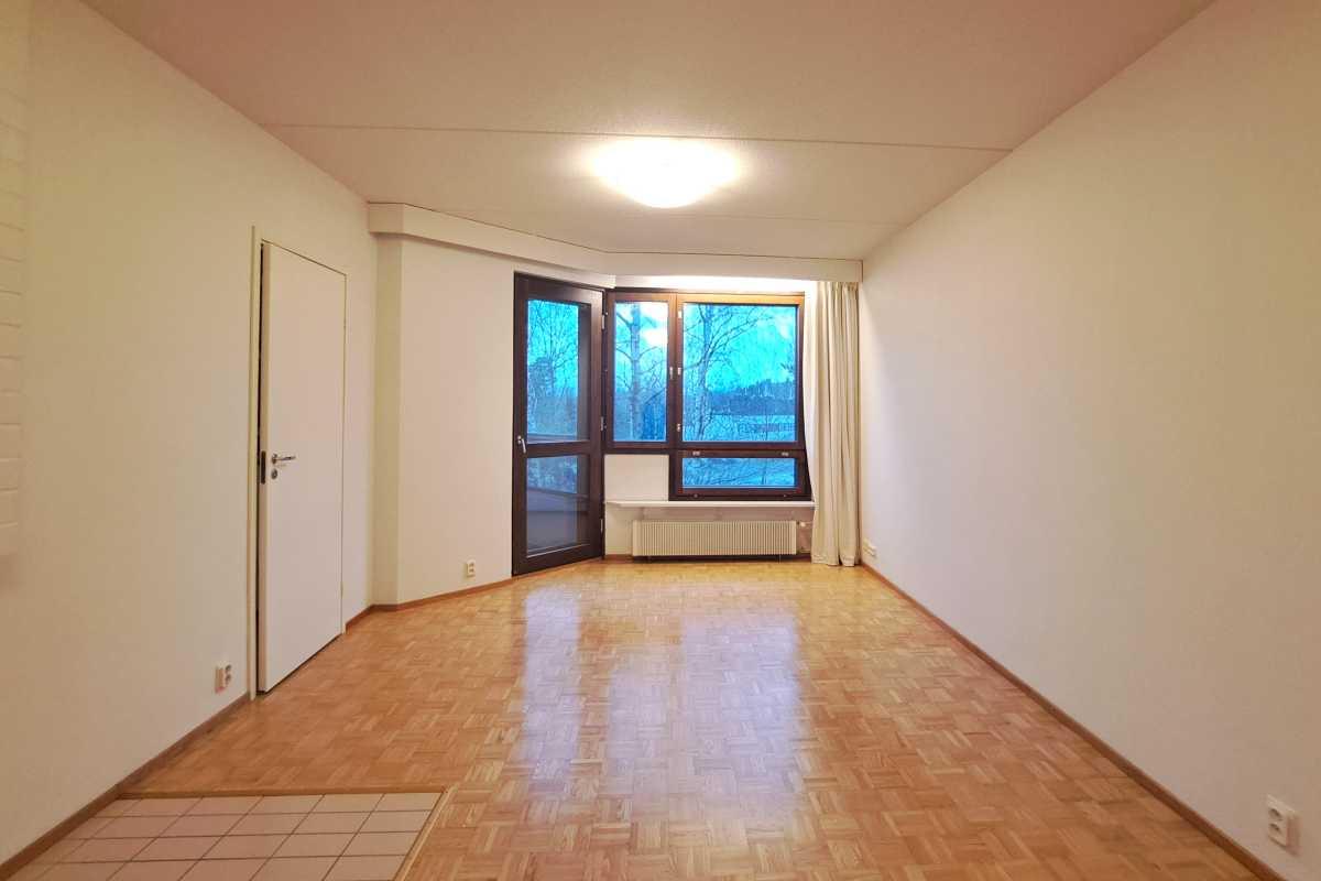 olohuone parvekkeen suuntaan