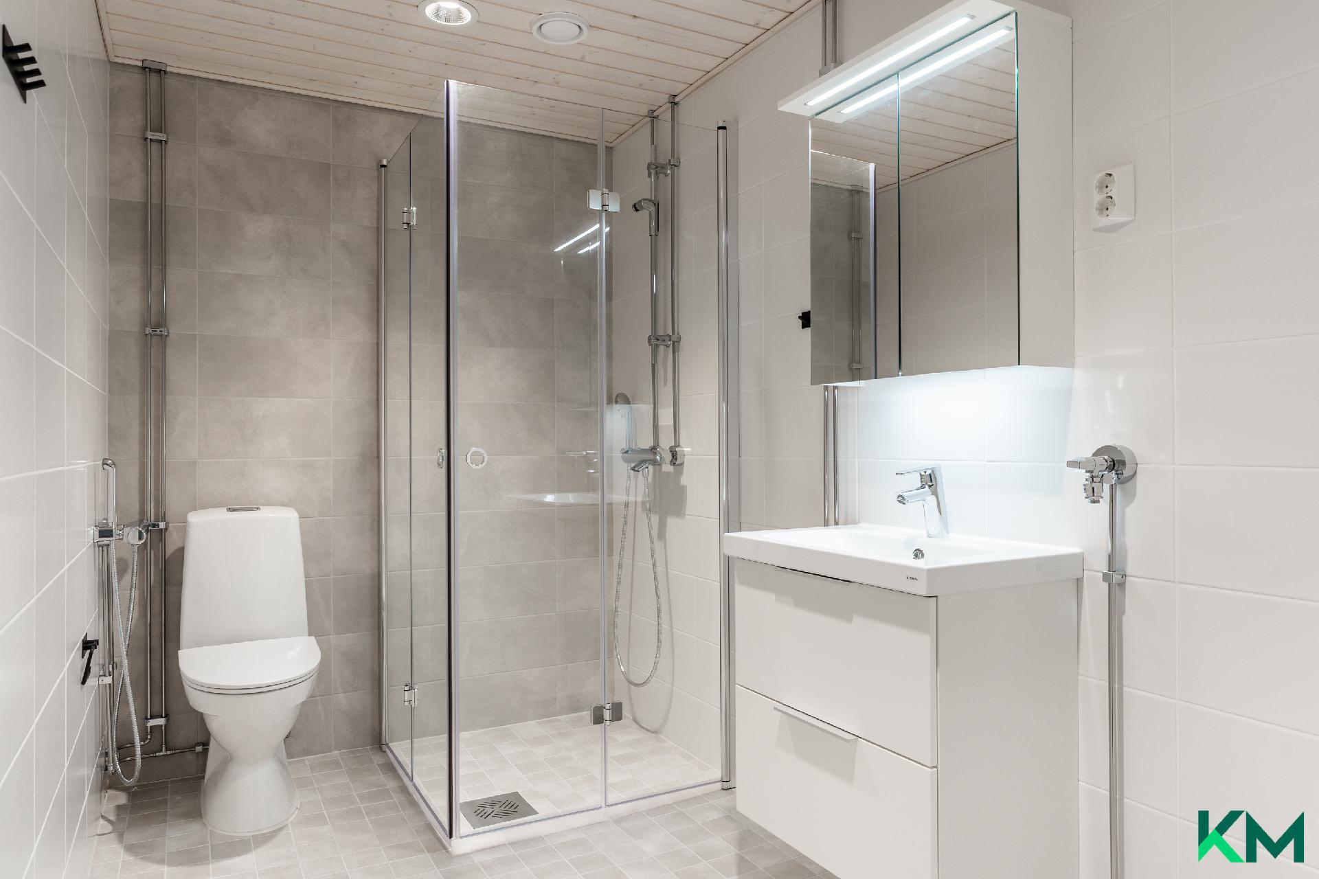 Tilava ja harmoninen kylpyhuone