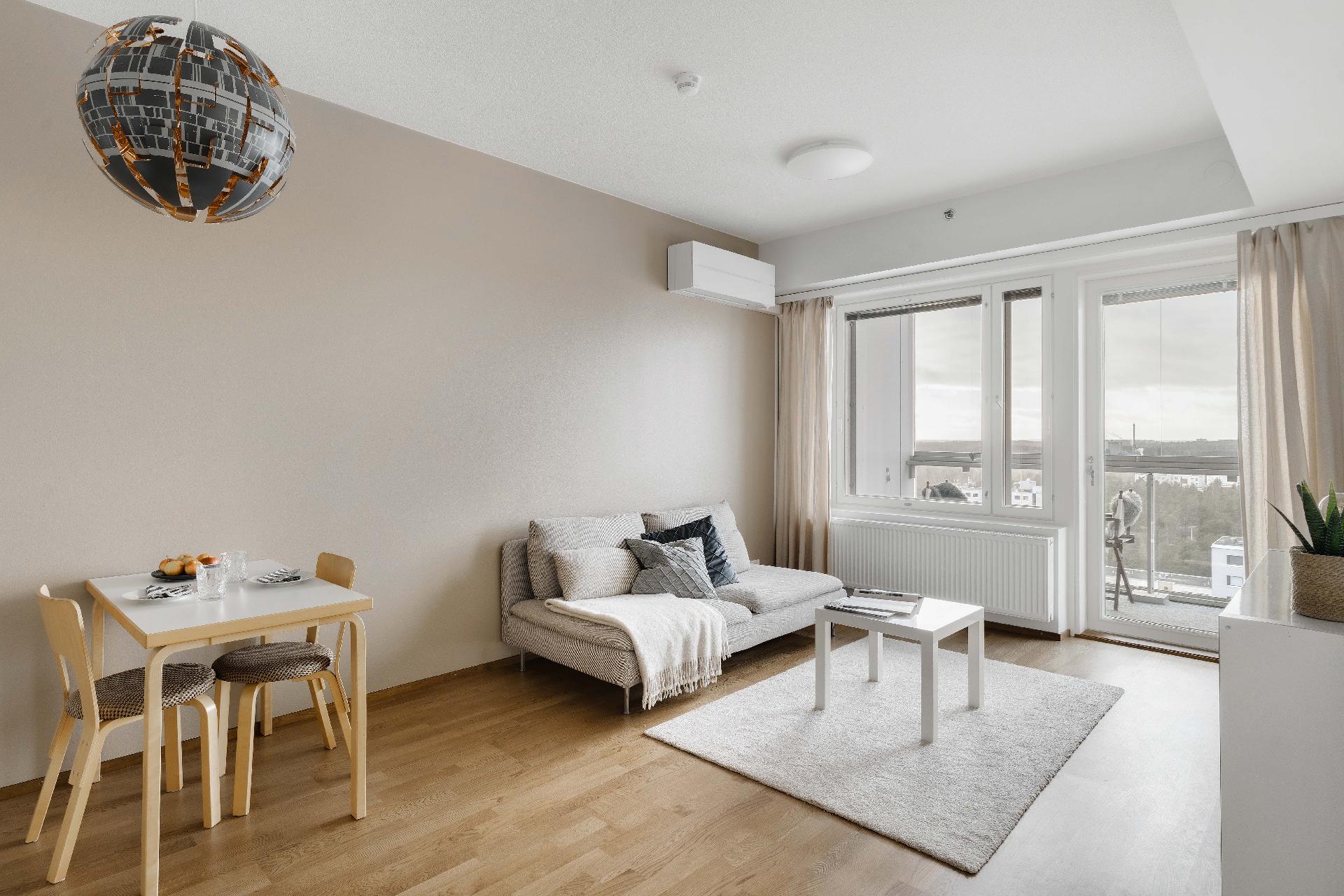 Ilmalämpöpumppu viilentää kesällä.