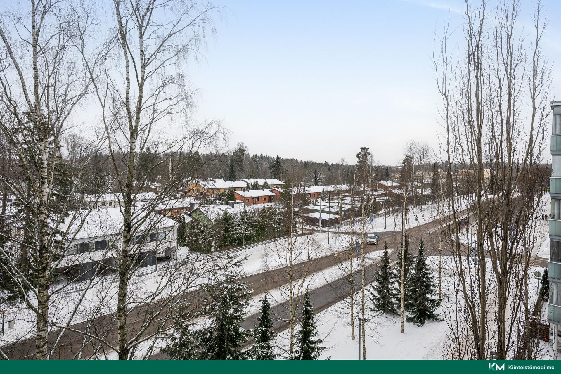 Näkymä parvekkeelta pientaloalueelle